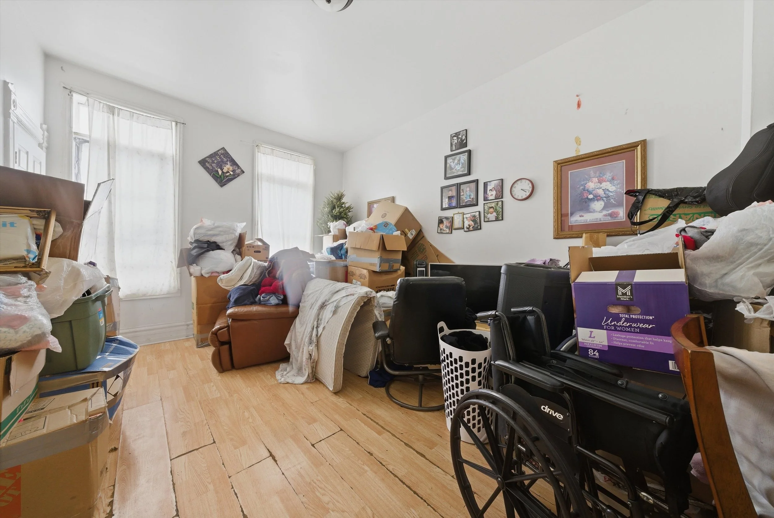 upstairs living room.jpg