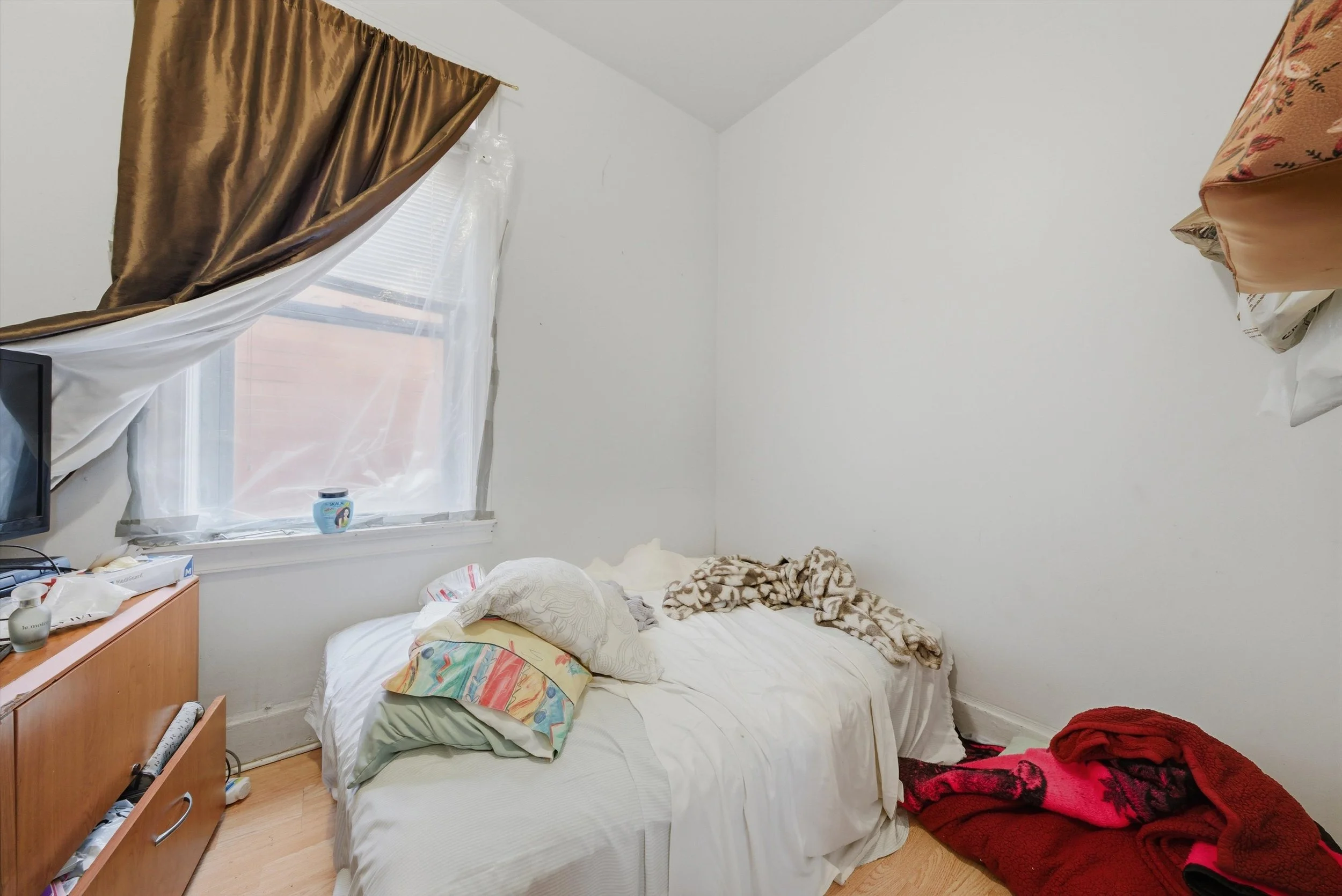 upstairs bedroom.jpg