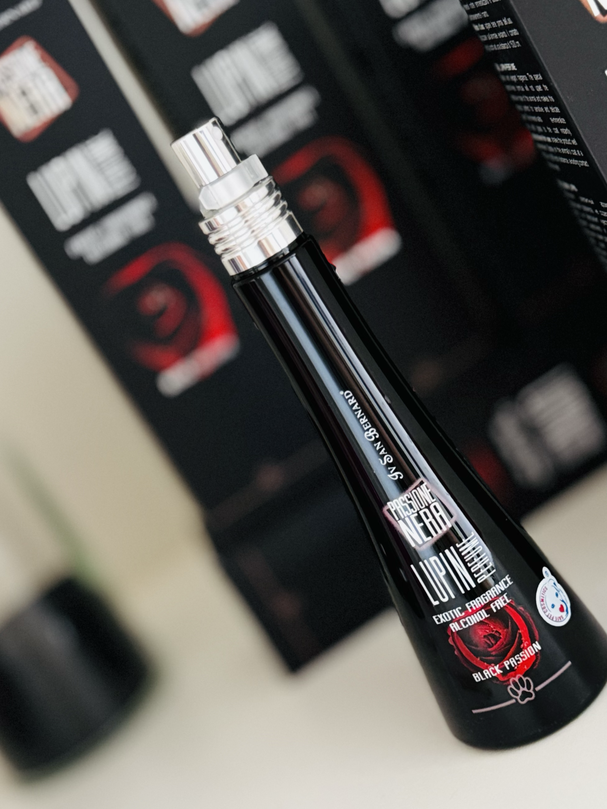 Un parfum hypo-allergénique pour chien "Lupin" de la marque Iv. San Bernard.