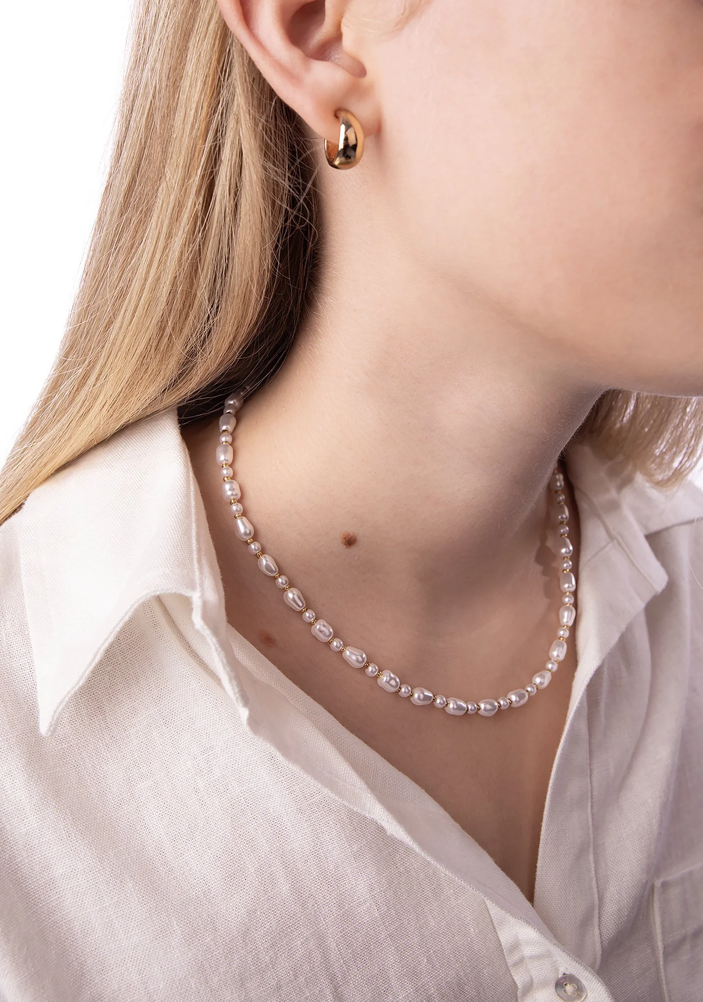 Pearl Necklace Advertisement