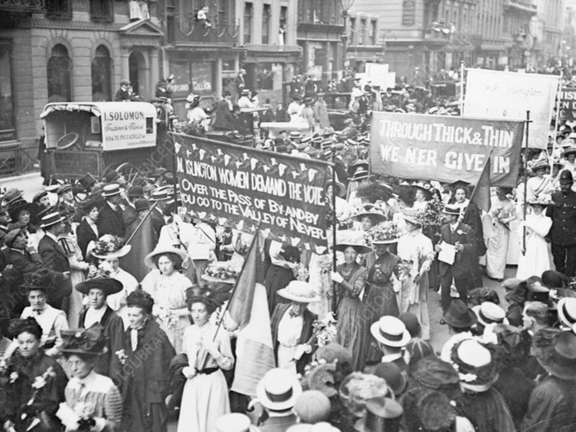 1908 Suffragists on their way to Womenβs Sunday