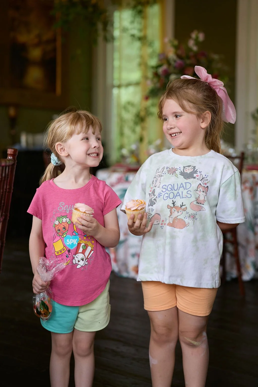 girls-cupcakes.jpg