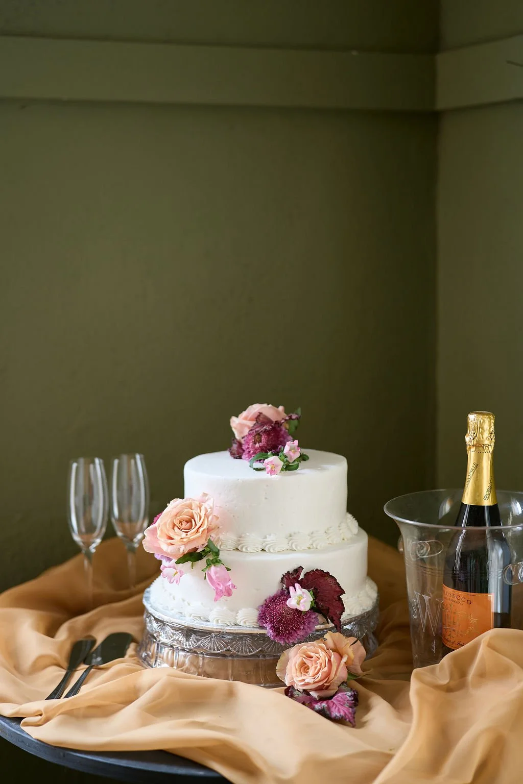 cake-champagne-yorkville-enquirer.jpg