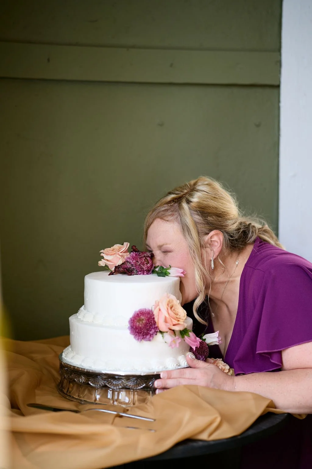 erika-eating-cake.jpg