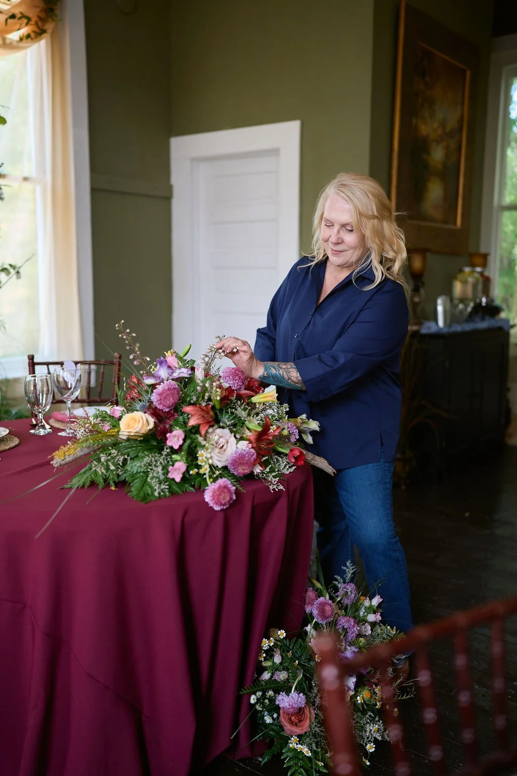 lady-flower-arrangement-table.jpg