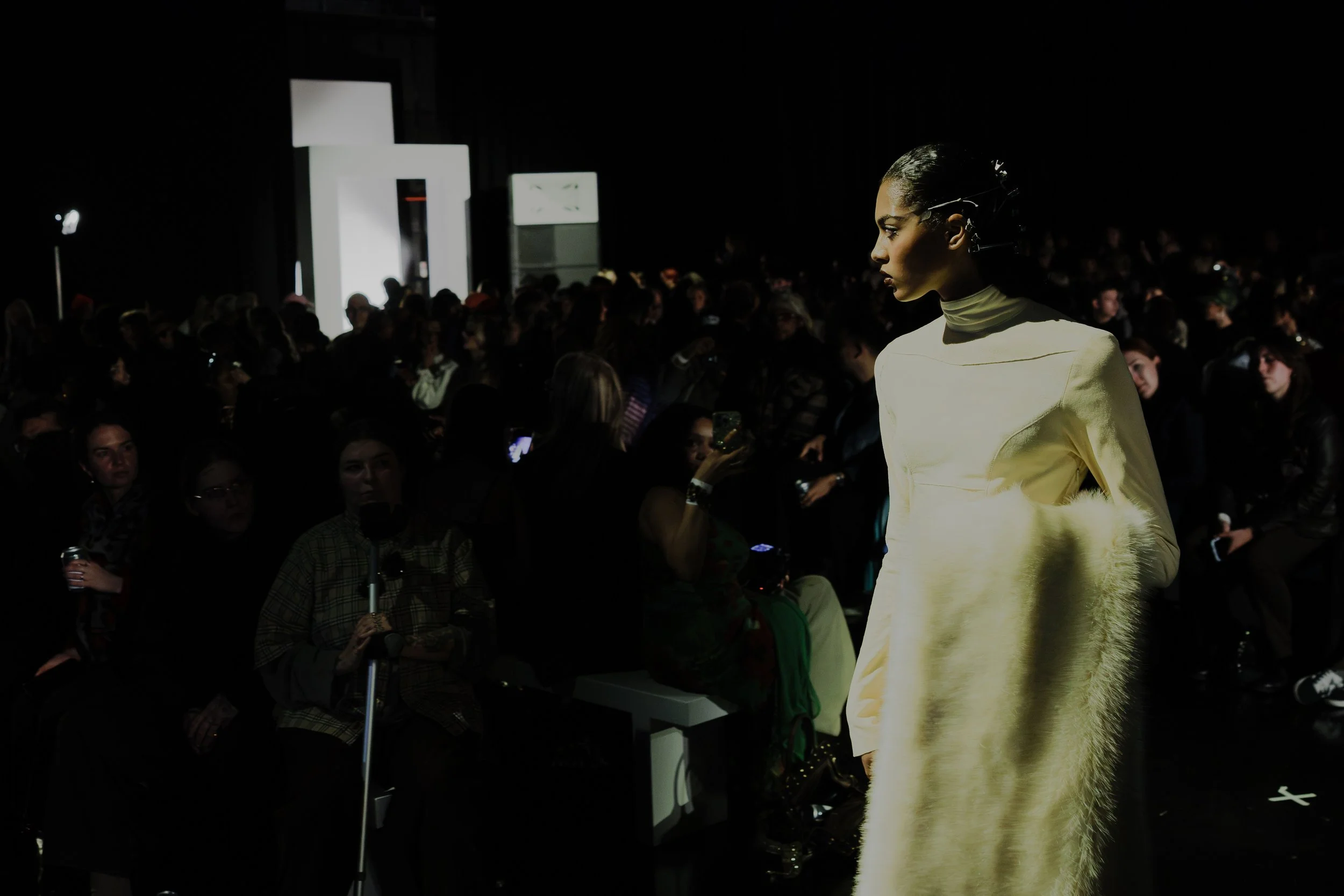 MakeItWet-MancuniaUgly-Runway-by-@JodyHartley_Photos-for-MFW--2627.jpg