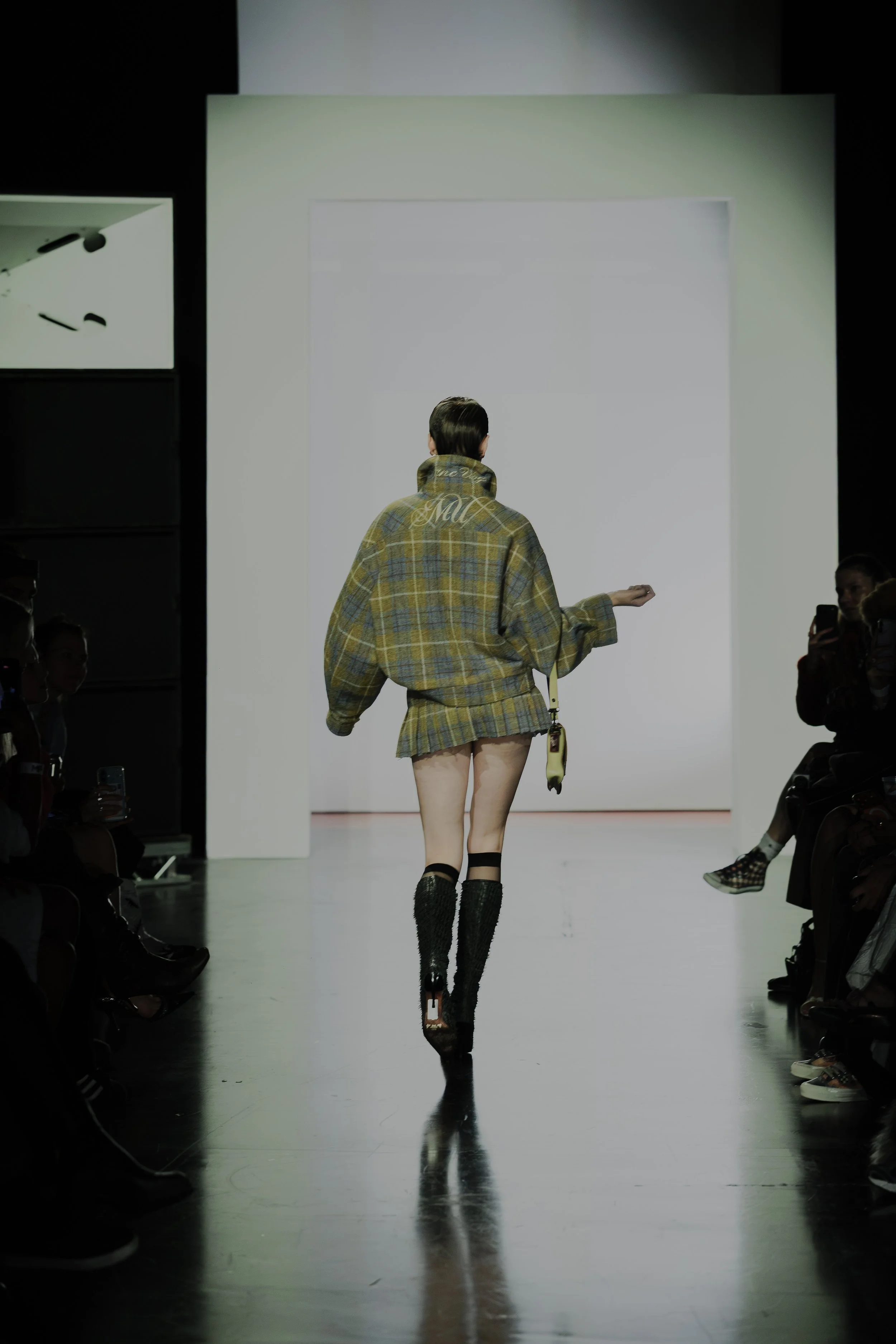 MakeItWet-MancuniaUgly-Runway-by-@JodyHartley_Photos-for-MFW--2067.jpg