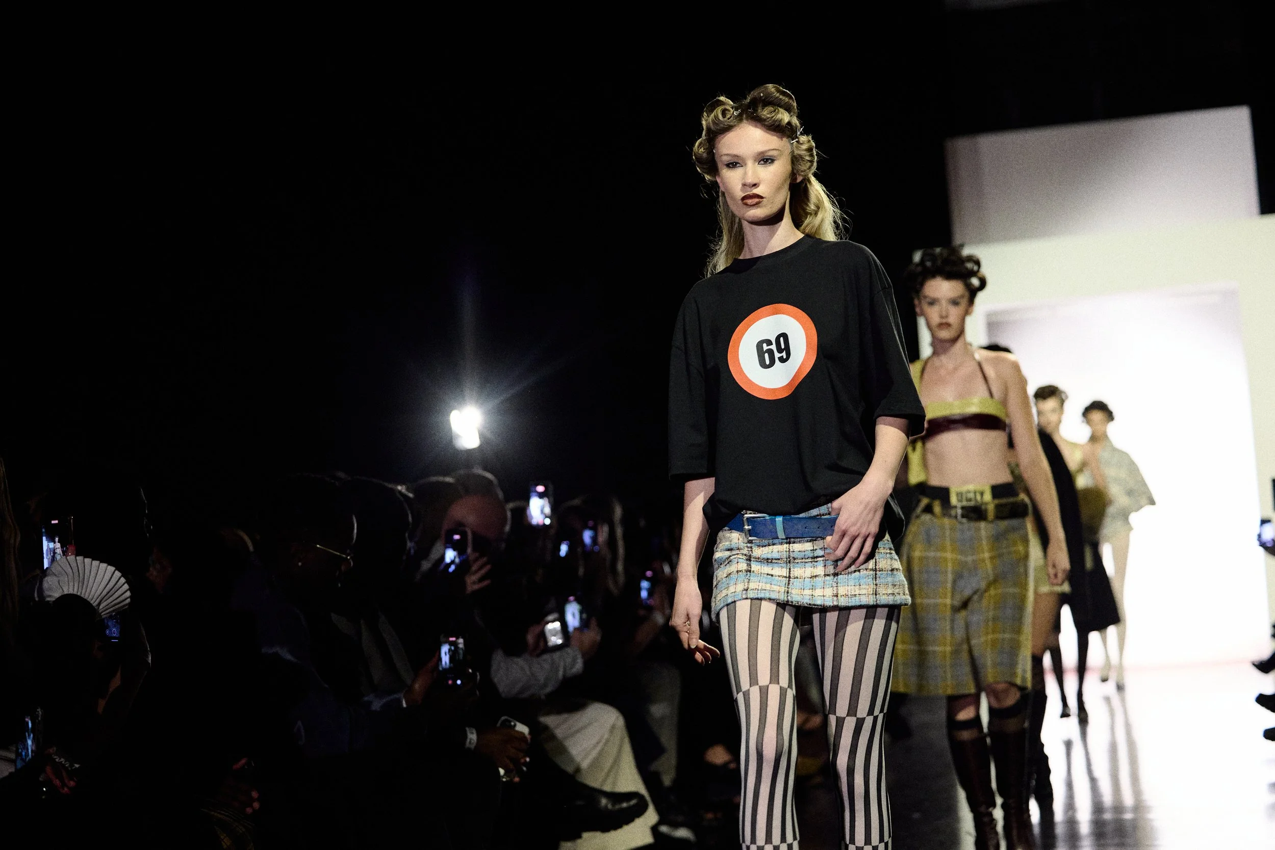 MakeitWet_MakuniaUgly_26_Runway1_by_Ines_Bahr_for_MFW 32 (1).jpg