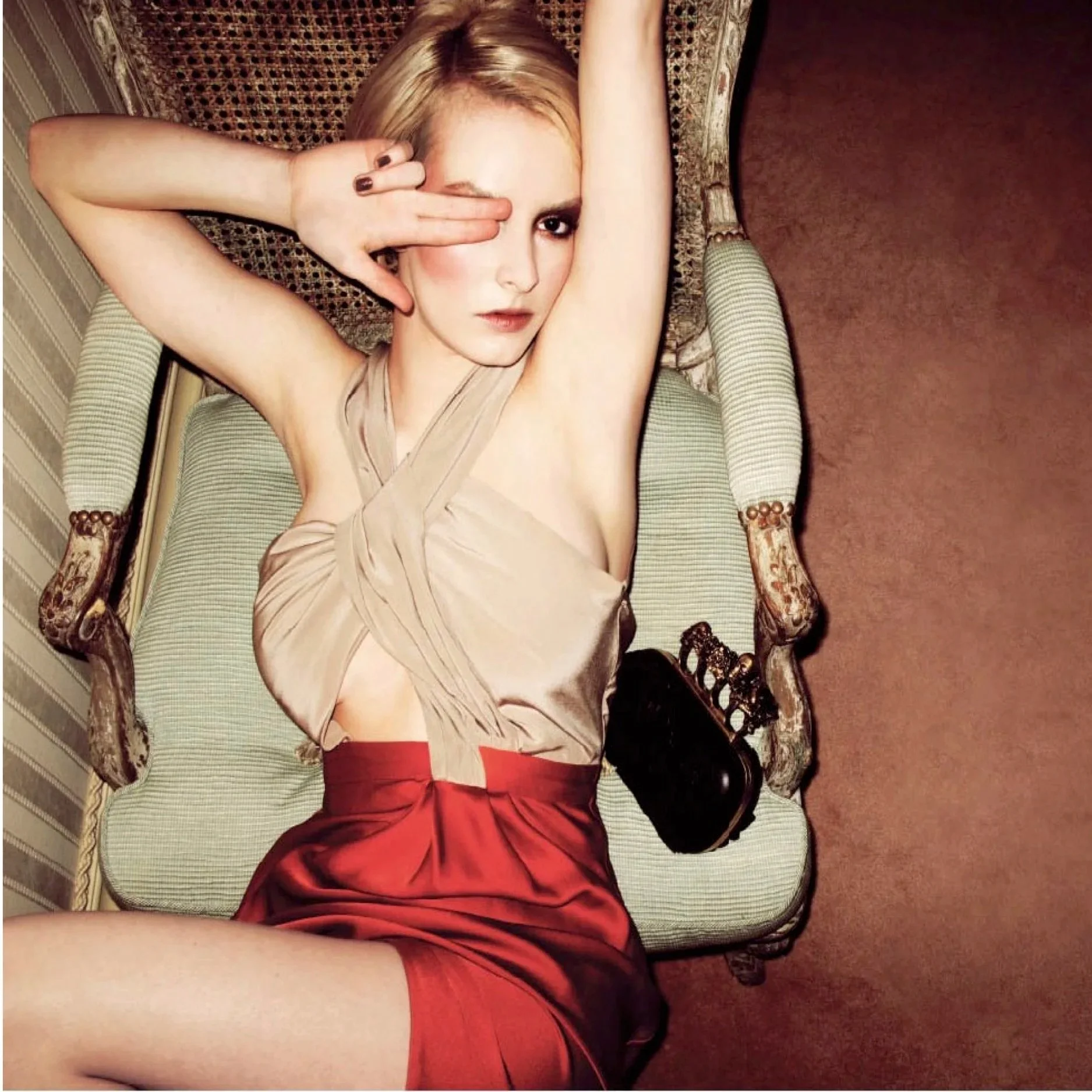 EDITORIAL / SEVENTH WOMAN