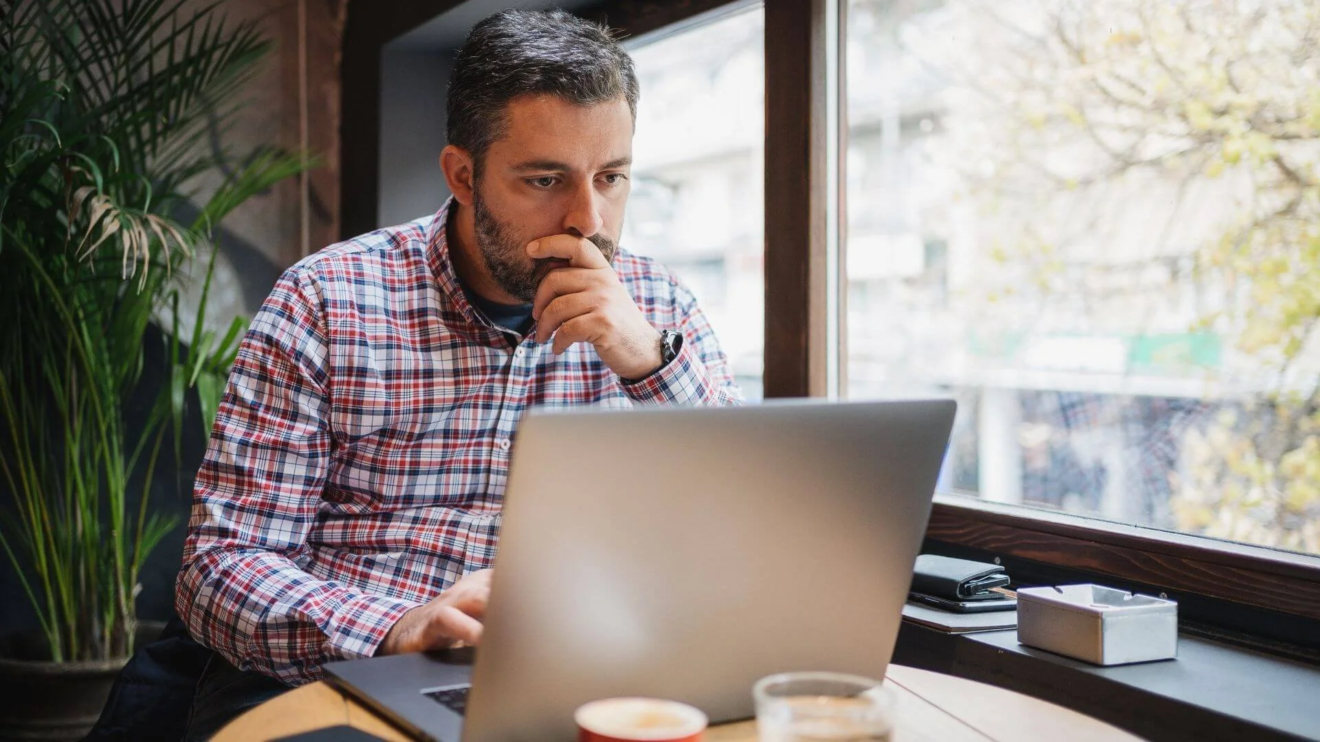 small business looking into seo