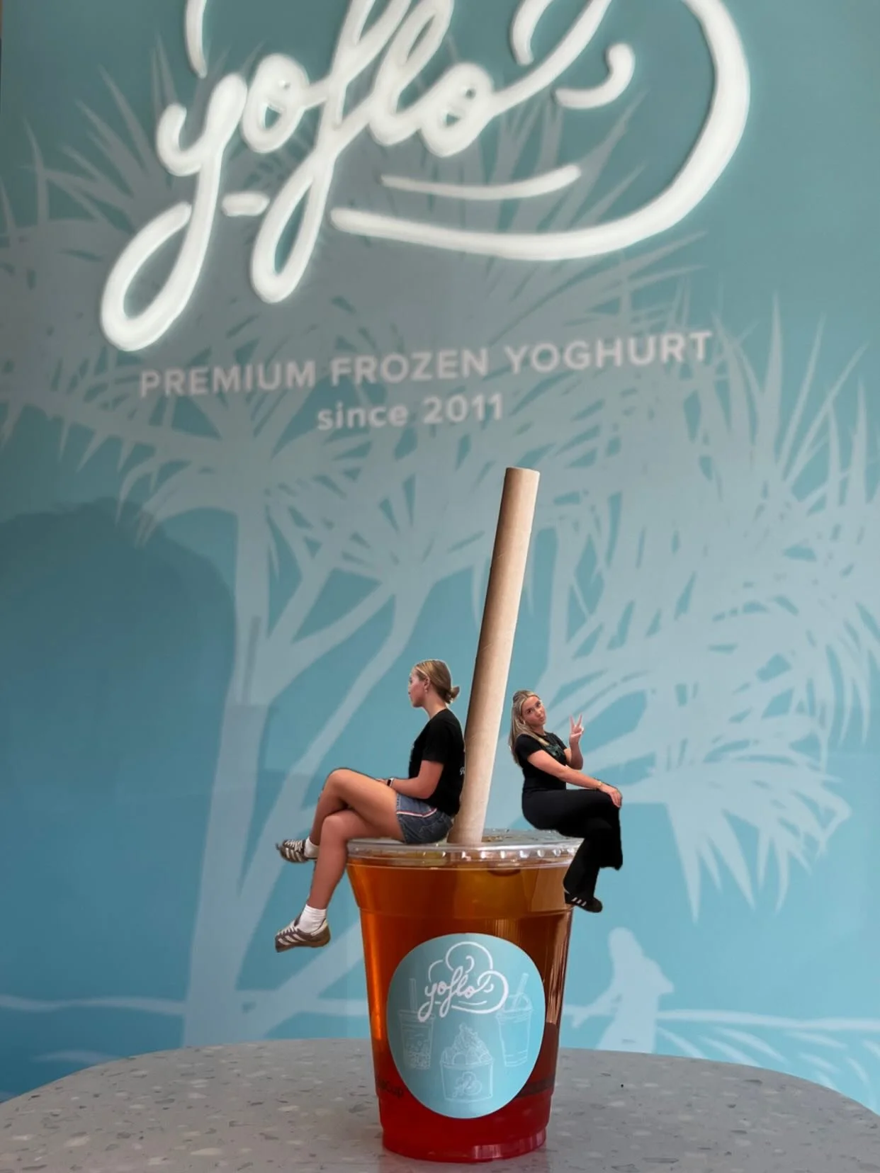 Good thing come in large sizes 🥤🍦 #yogurt #frozenyoghurt #bubbletea #bubblewaffle #smothie #yoflo #yoflobyronbay