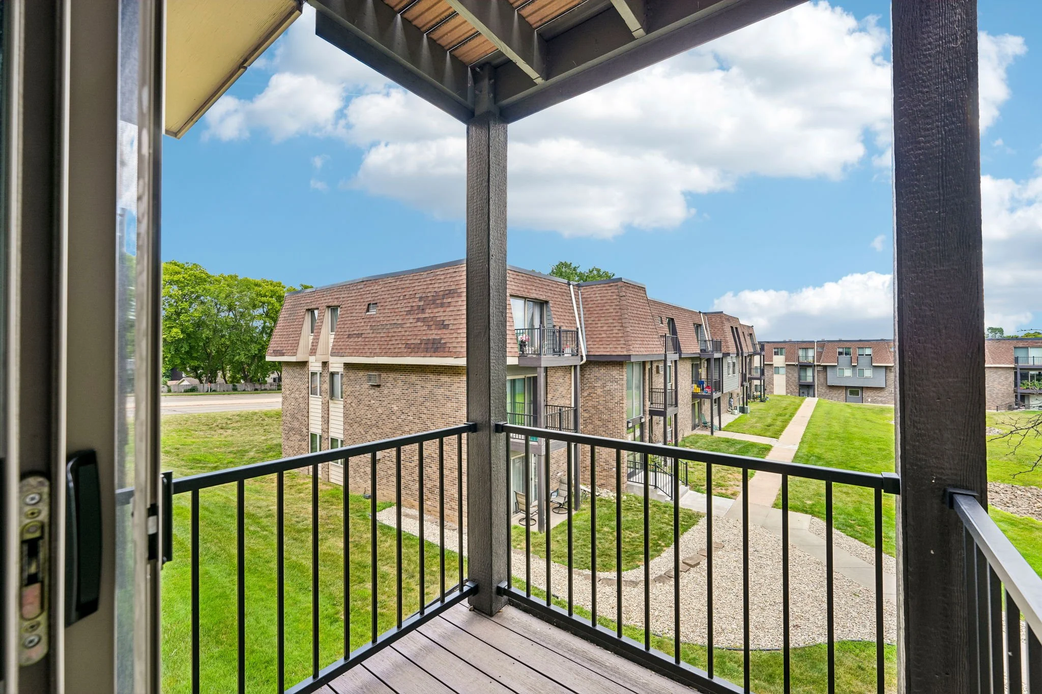 53-web-or-mls-Unit 33-203-030.jpg