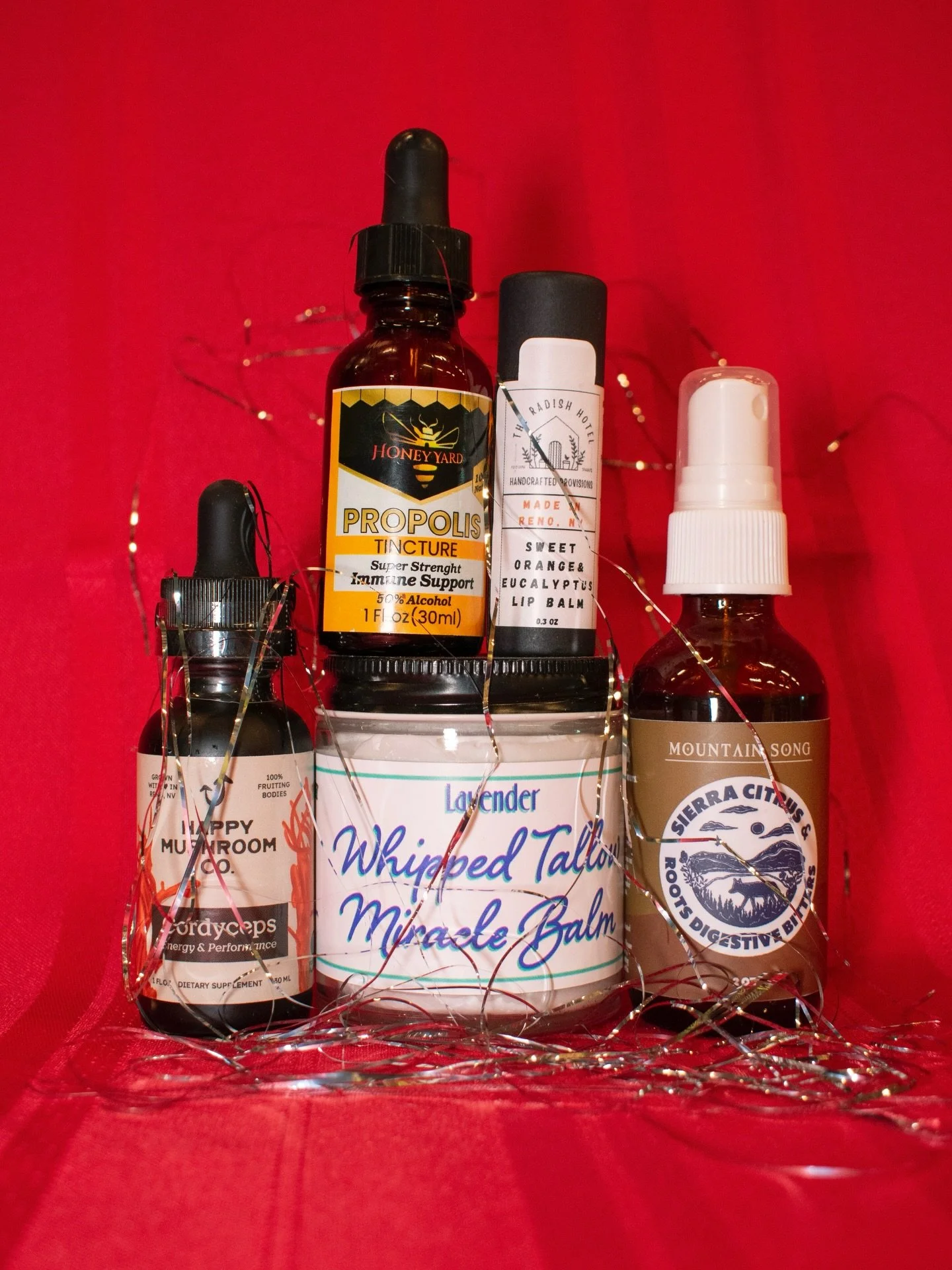 Are you looking for a last minute holiday gift AND want to shop local? Then reserve a Holiday Gift Box from our online market! 🎁✨

Wellness Collection - the box to elevate your health routines and treat yourself this winter season 🩷

Spice Flight -