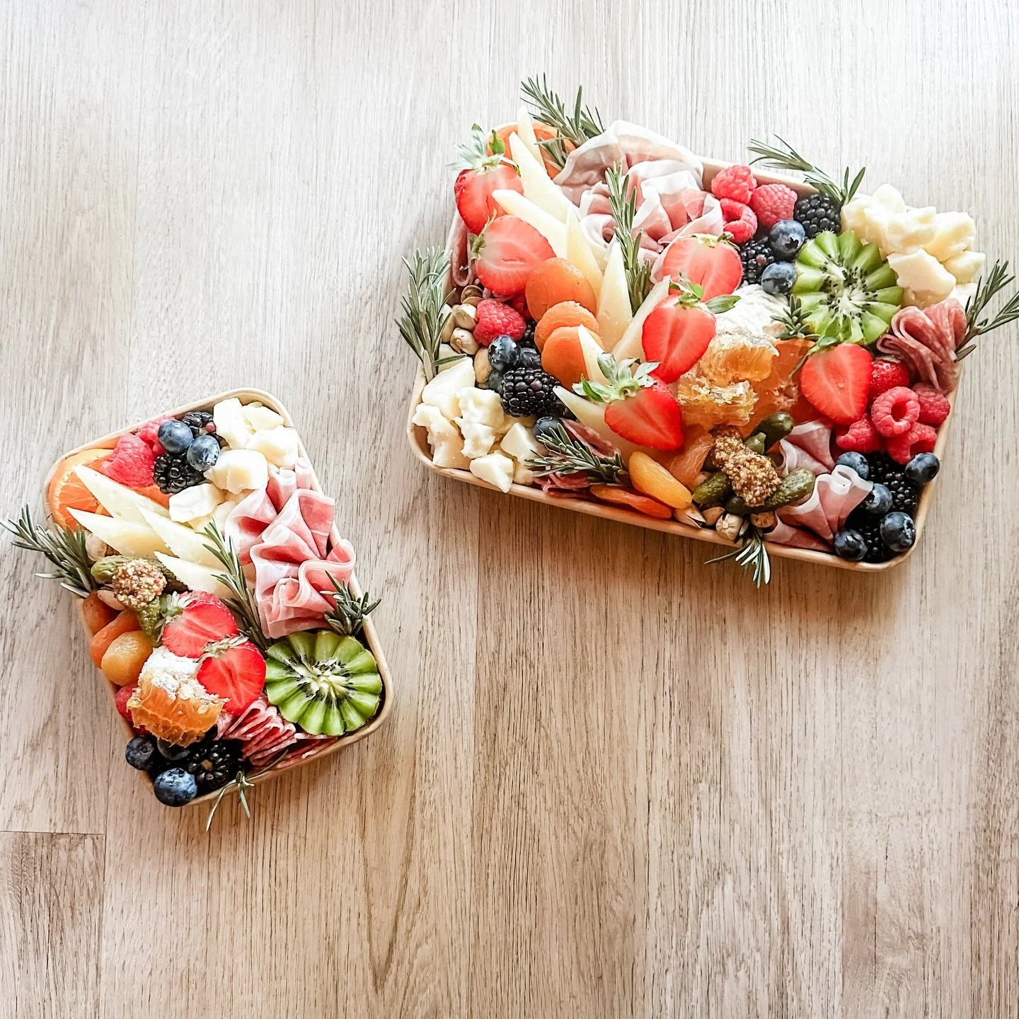 If you aren&rsquo;t the cooking type and need a beautiful way to show some gratitude to your host on Thanksgiving! We have got you covered but order online to skip the long wait.