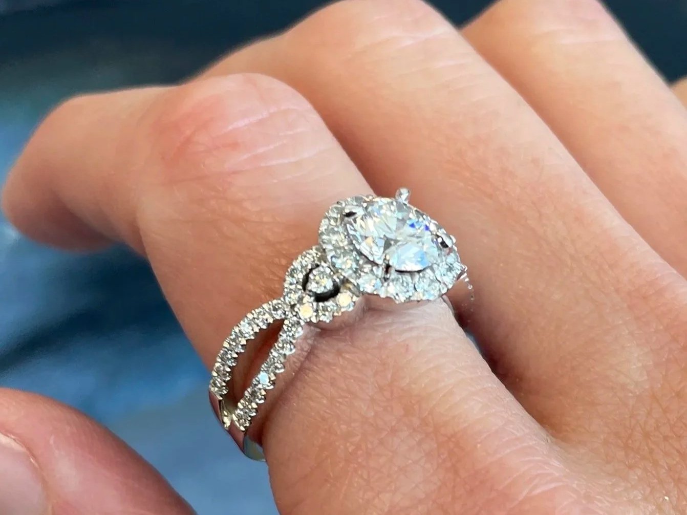 Close up of a well made ring setting with good prongs and a quality band.