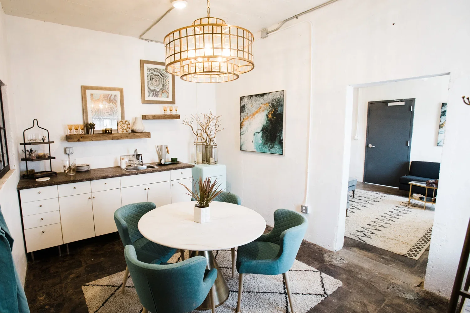 4 eleven baker suite kitchen (Copy)