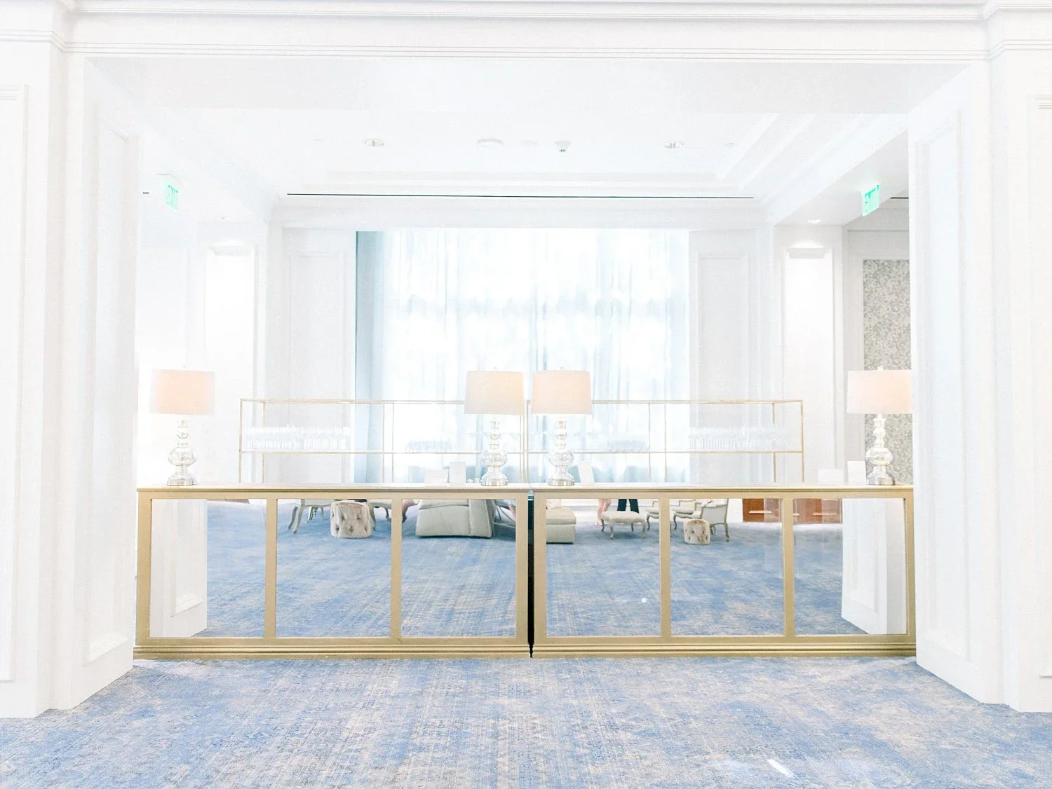 Gold mirror bar in Texas ballroom