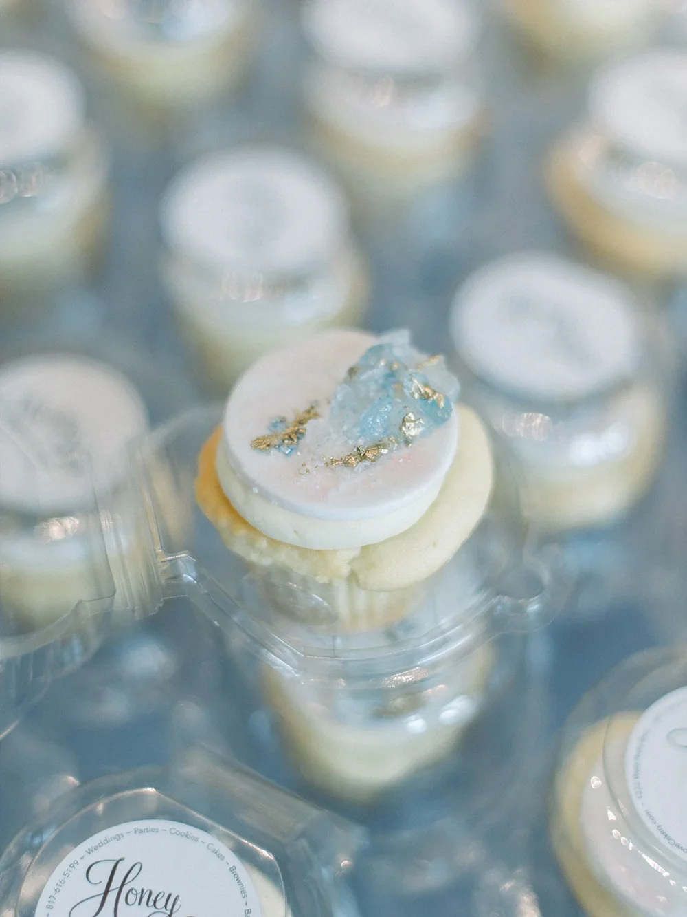 Geode cupcakes light blue