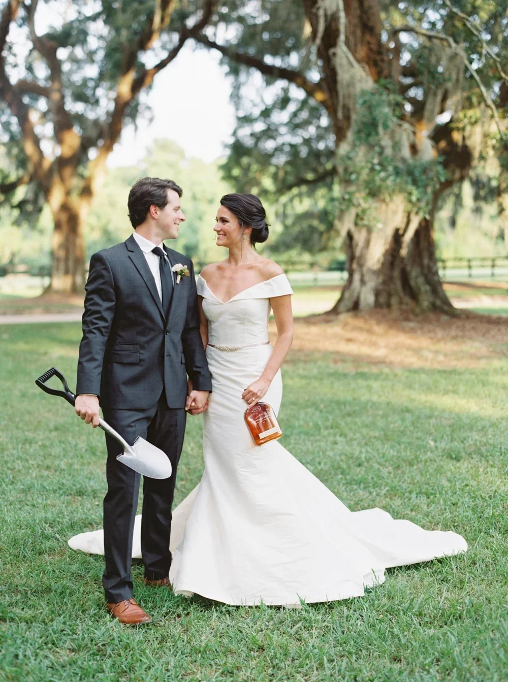 0127_CourtneyHansonPhotography_Boone_Hall_Plantation_Wedding-08-Edit.webp