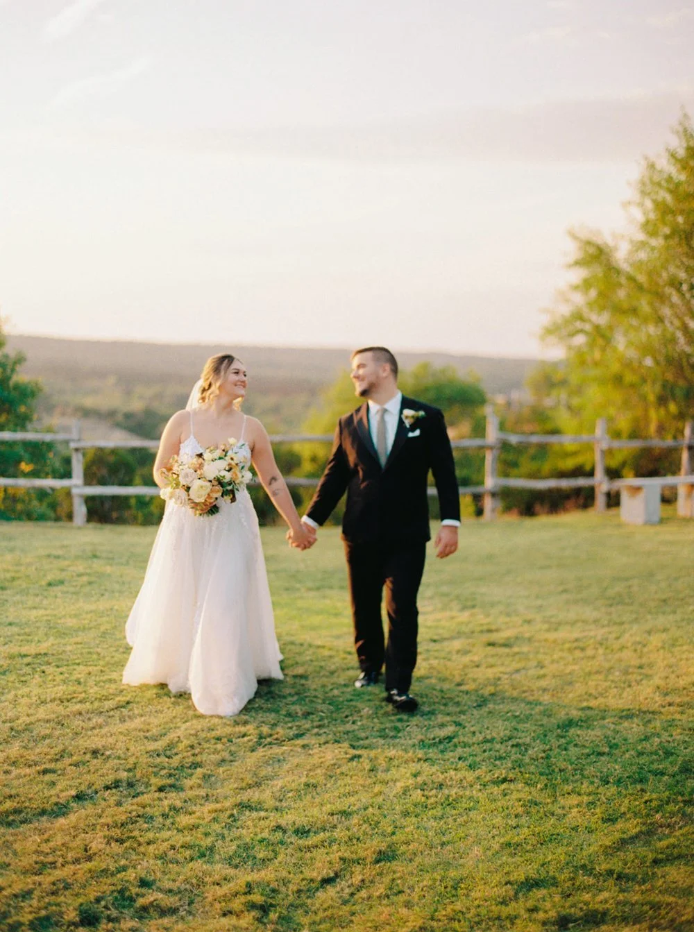 Dove_Ridge_Vineyard_Weatherford_Wedding_550.jpg