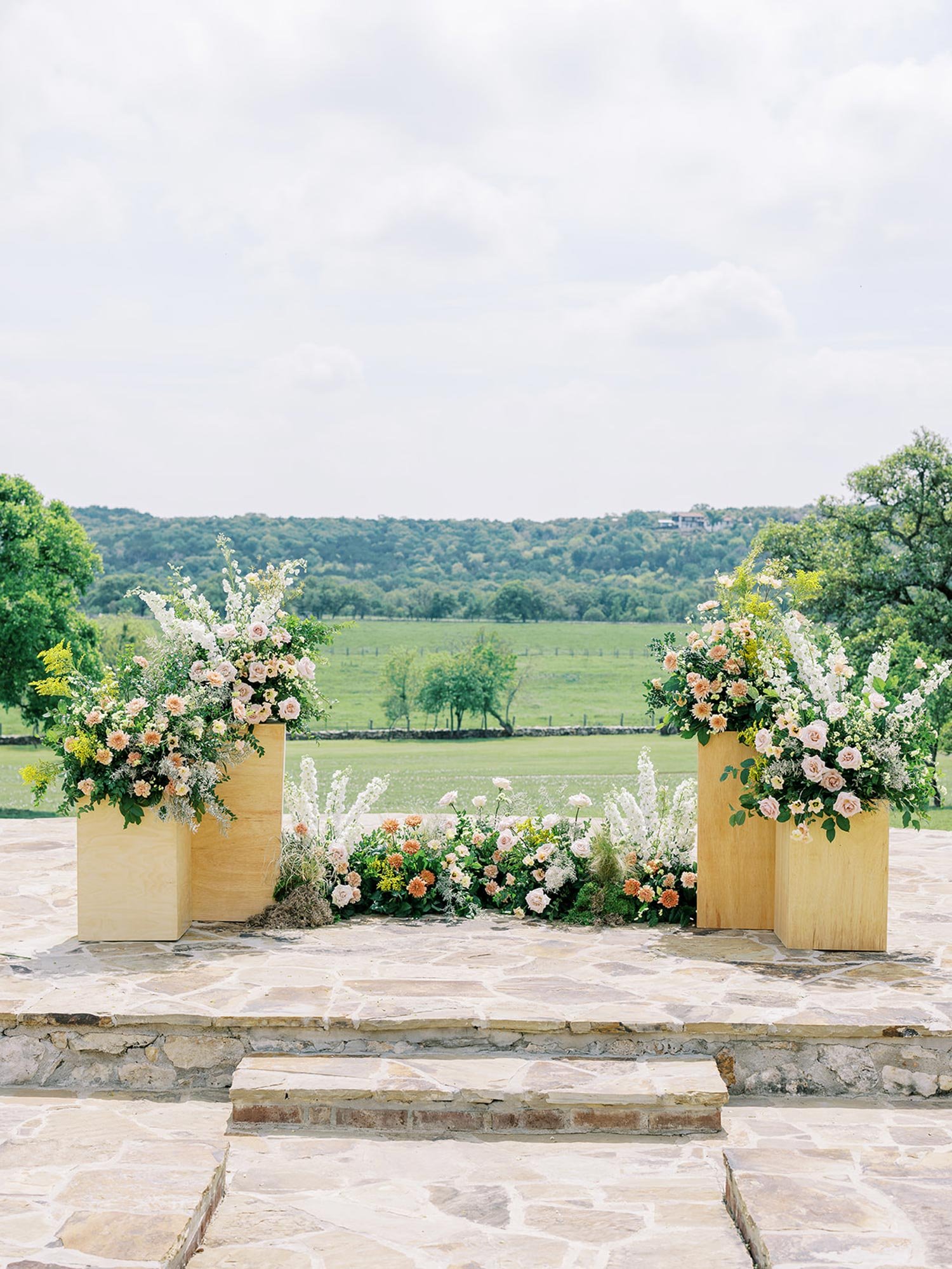Windemere Farms wedding ceremony by Shannon Rose Events