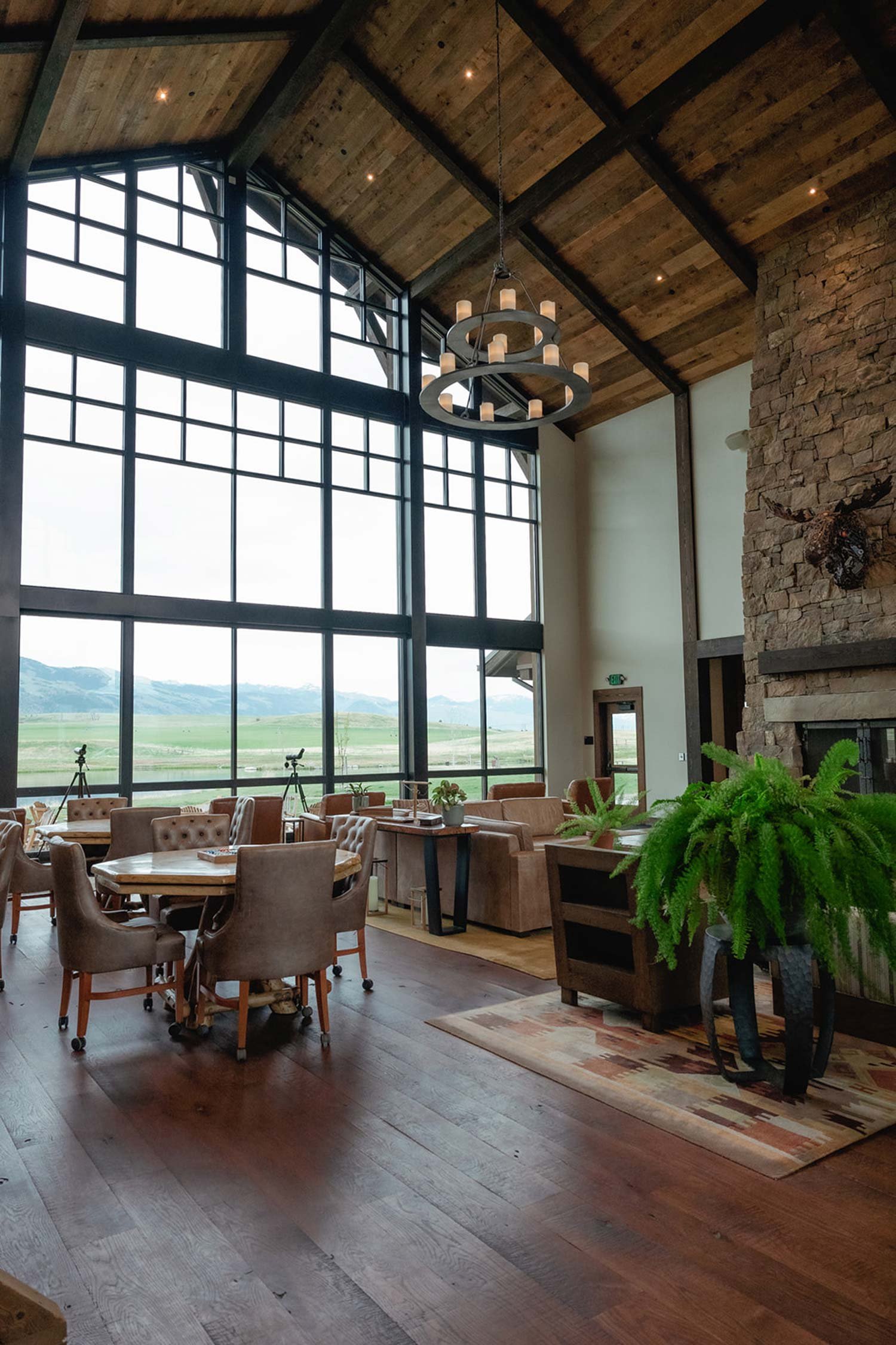 Destination wedding in Montana wedding venue  Sage Lodge