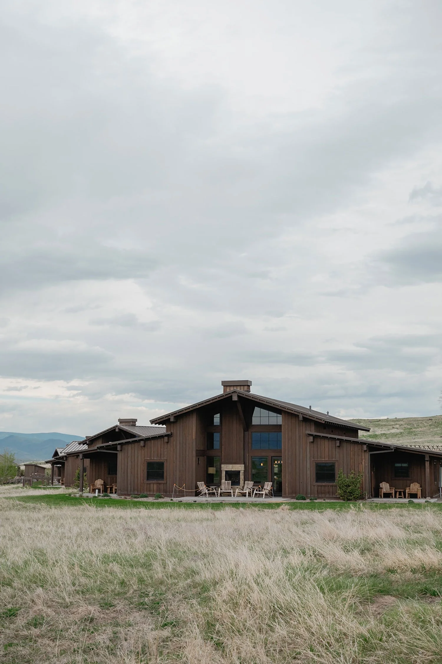 Montana destination wedding lodging ranch house near Bozeman