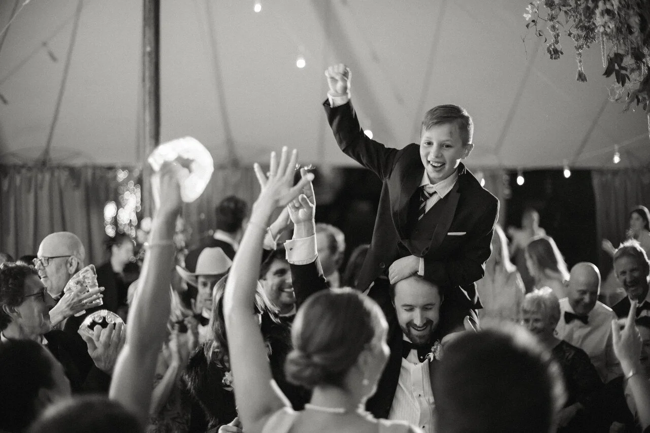 luxury_sailcloth_tent_wedding_reception_hanging_florals_texas_550.jpg