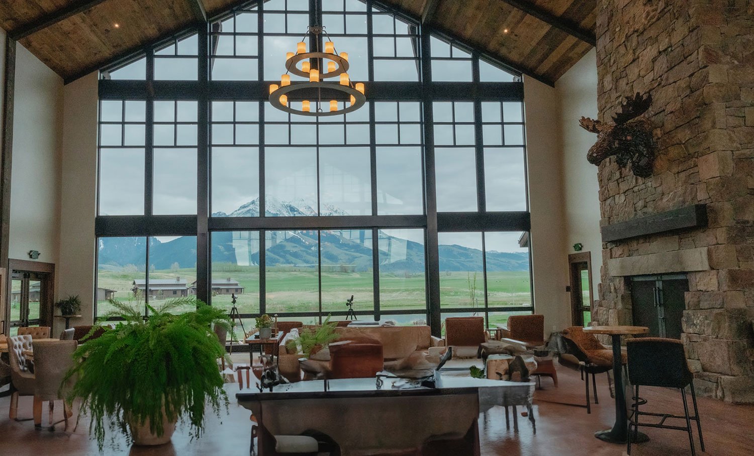 Sage Lodge lobby interior ceremony option