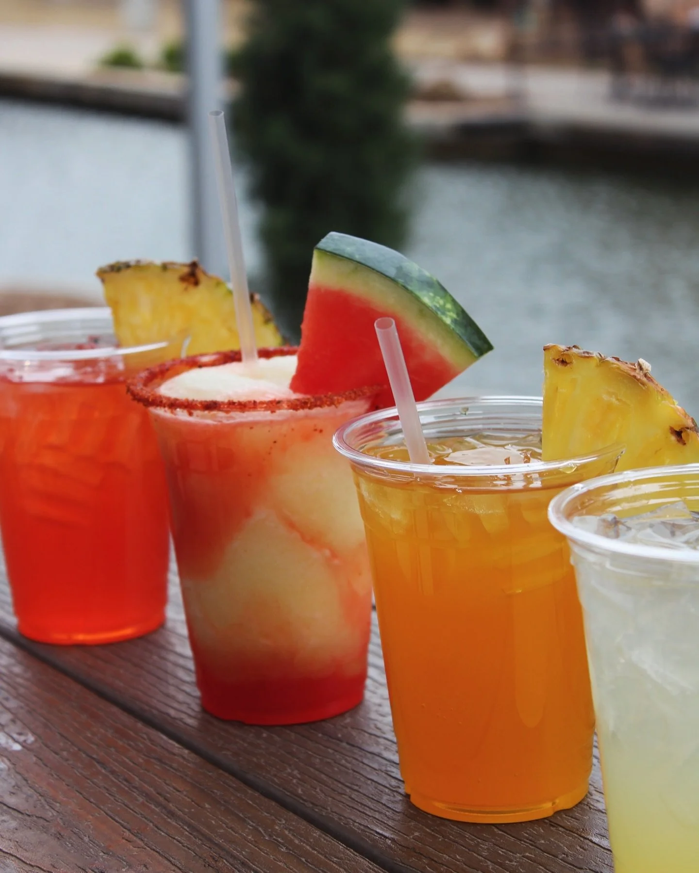 Sun&rsquo;s out. Patio&rsquo;s open.
Tiki drinks are flowing.

@itsdjqofficial on the decks 4-7PM! 

Spend your Sunday with us on the canal ☀️🌴🍹

#tipsytikiokc #thunderup #seeokc #drinklocal