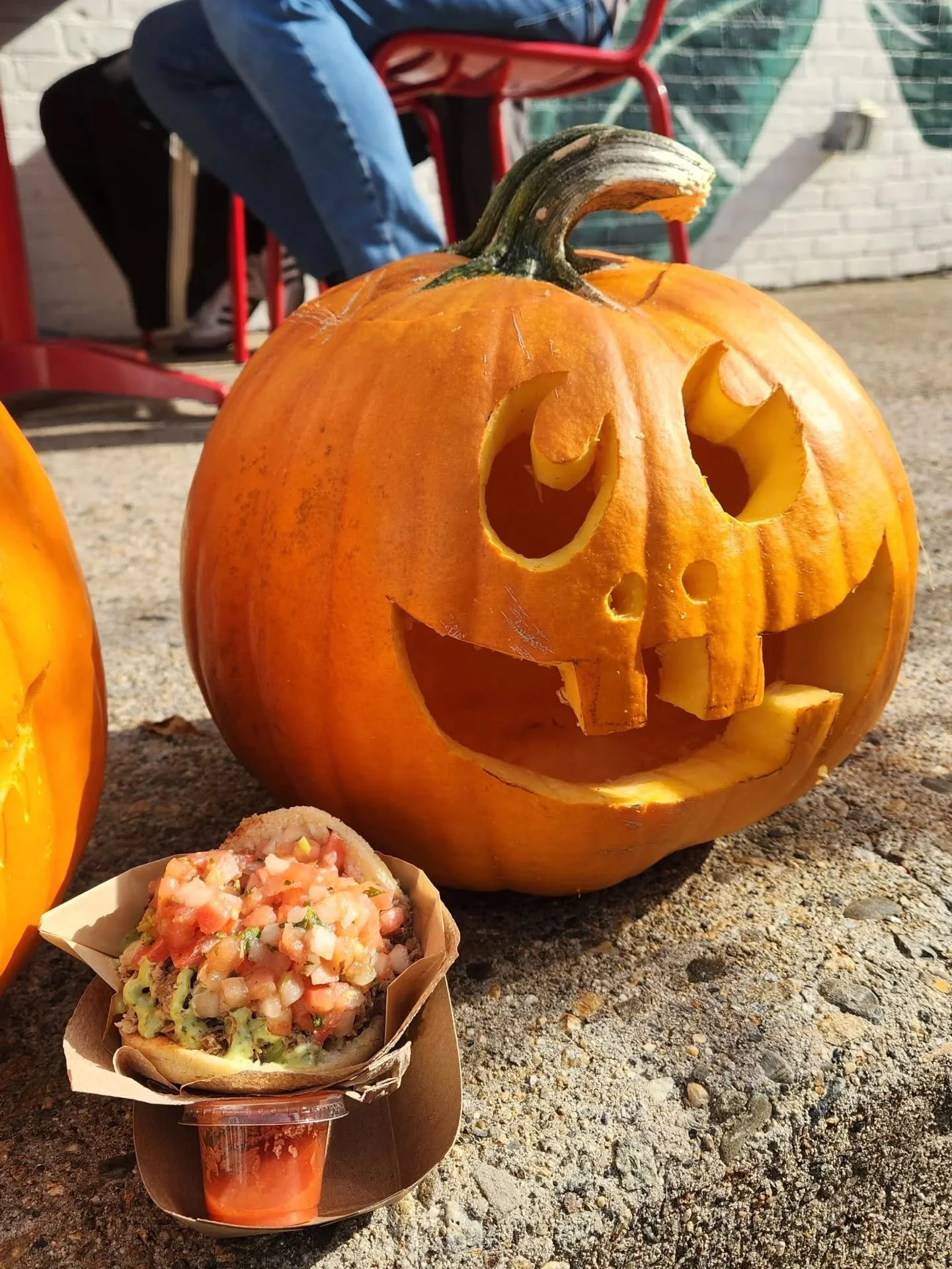 We're delicious and spooky!! We had the best day yesterday at @aeronautbrewing's pumpkin carving 🎃✨
