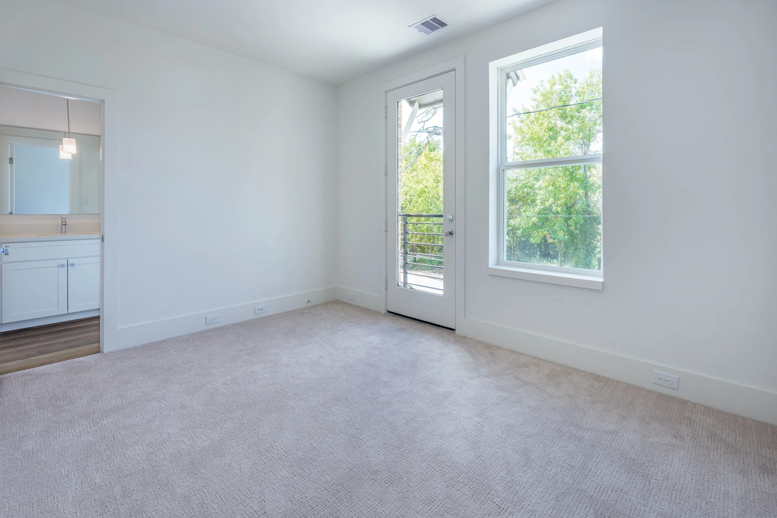 5616 Bertellis Lane-7.jpg