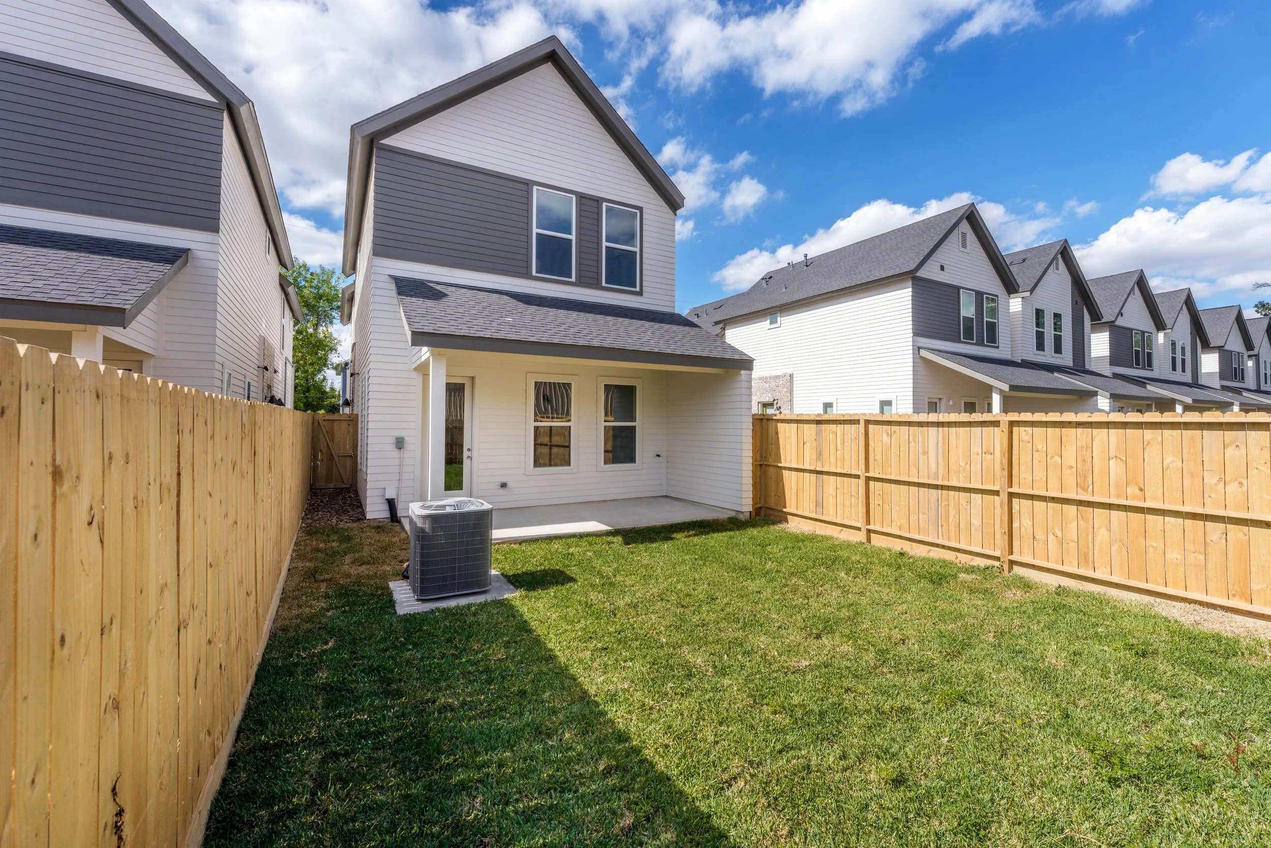 5616 Bertellis Lane-14.jpg