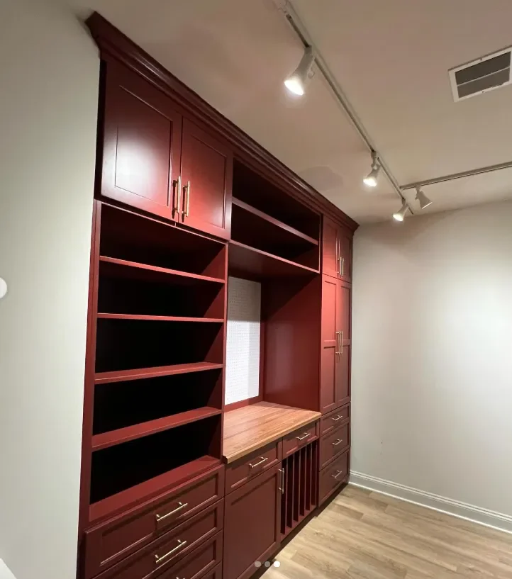 Custom mudroom lockers and bench