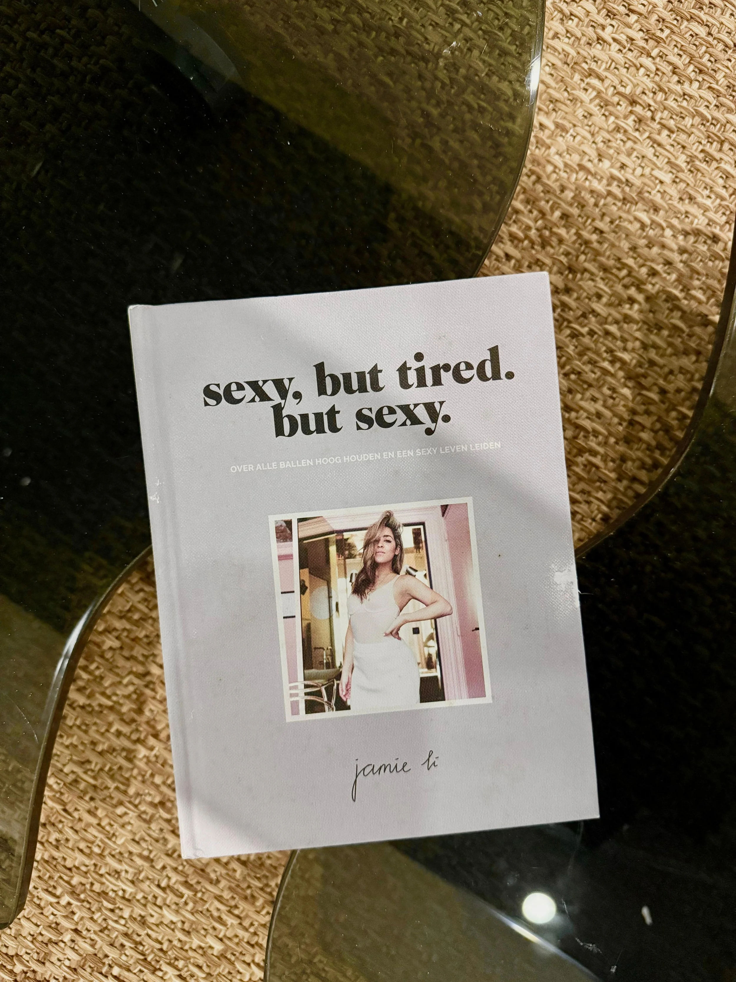 Motivational book "Sexy but tired. But sexy." – light reading for relaxing moments at Kas Pitava.