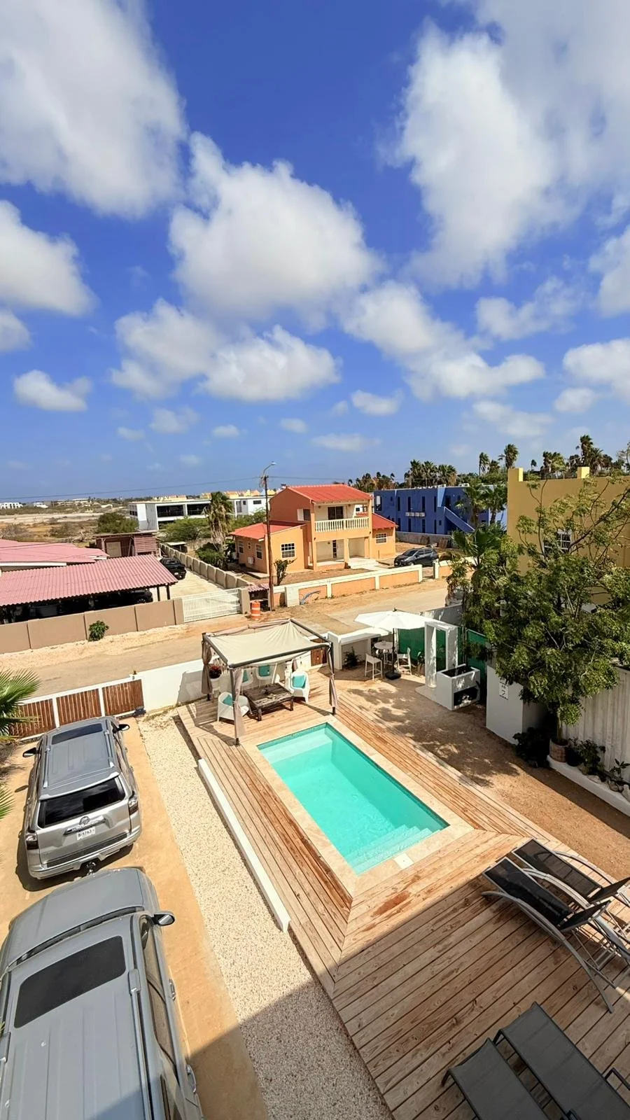 Outdoor private pool surrounded by tropical greenery at Kas Pitava Boutique Stay in Bonaire