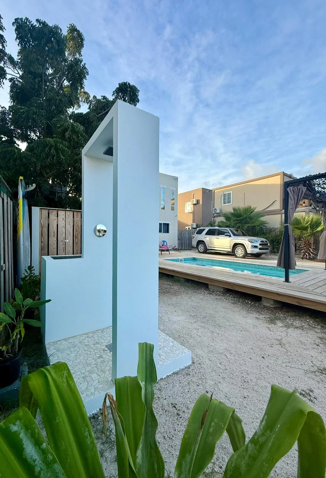 Outdoor private pool surrounded by tropical greenery at Kas Pitava Boutique Stay in Bonaire