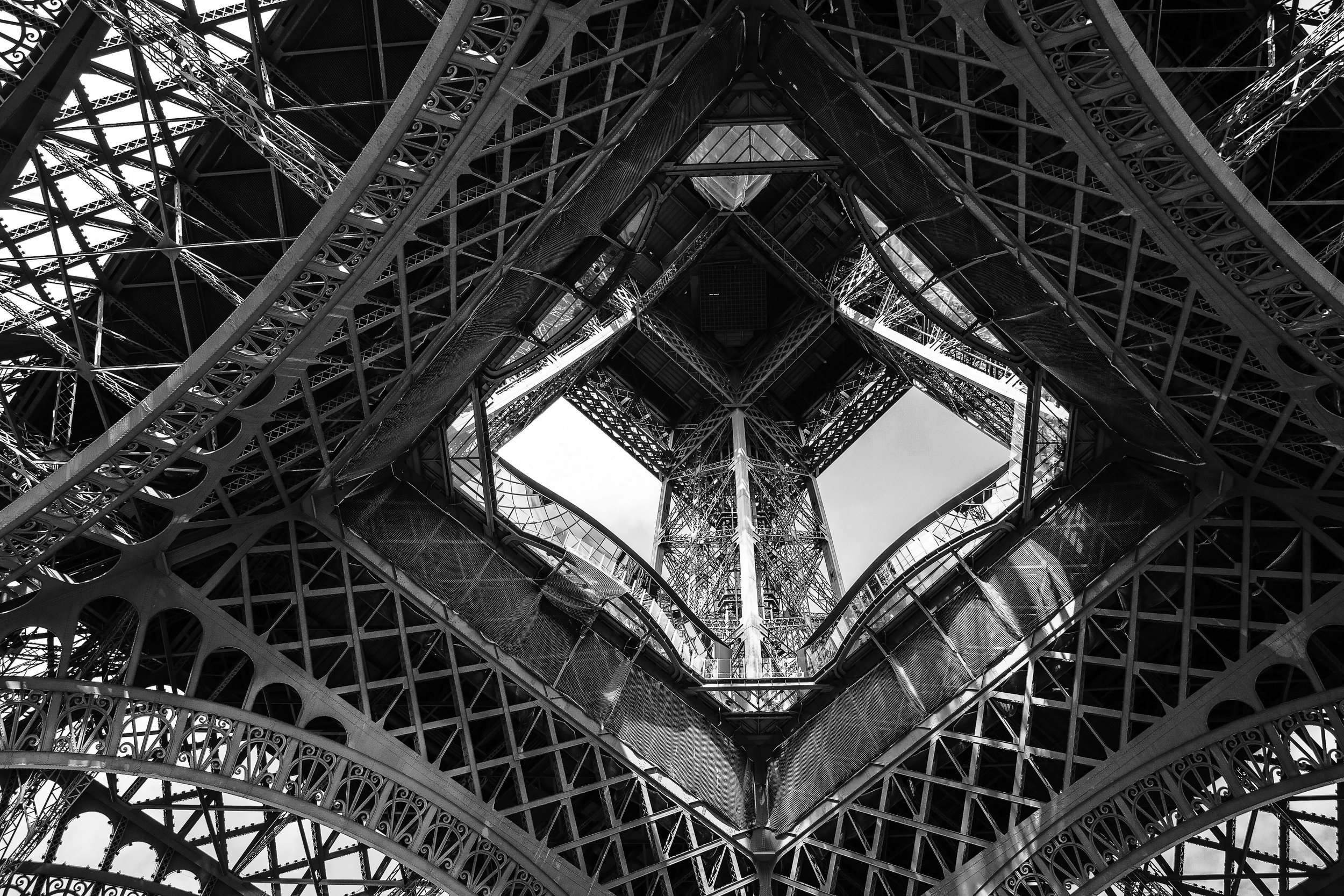 eiffel_under.jpg