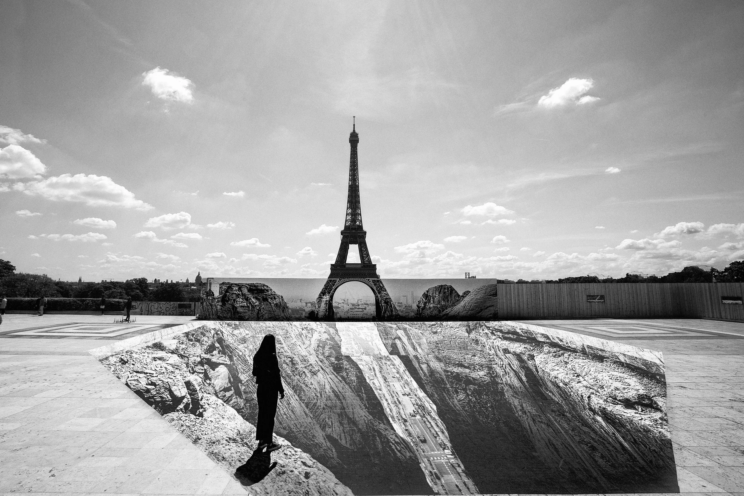 trompe_loeil_trocadero_bw.jpeg