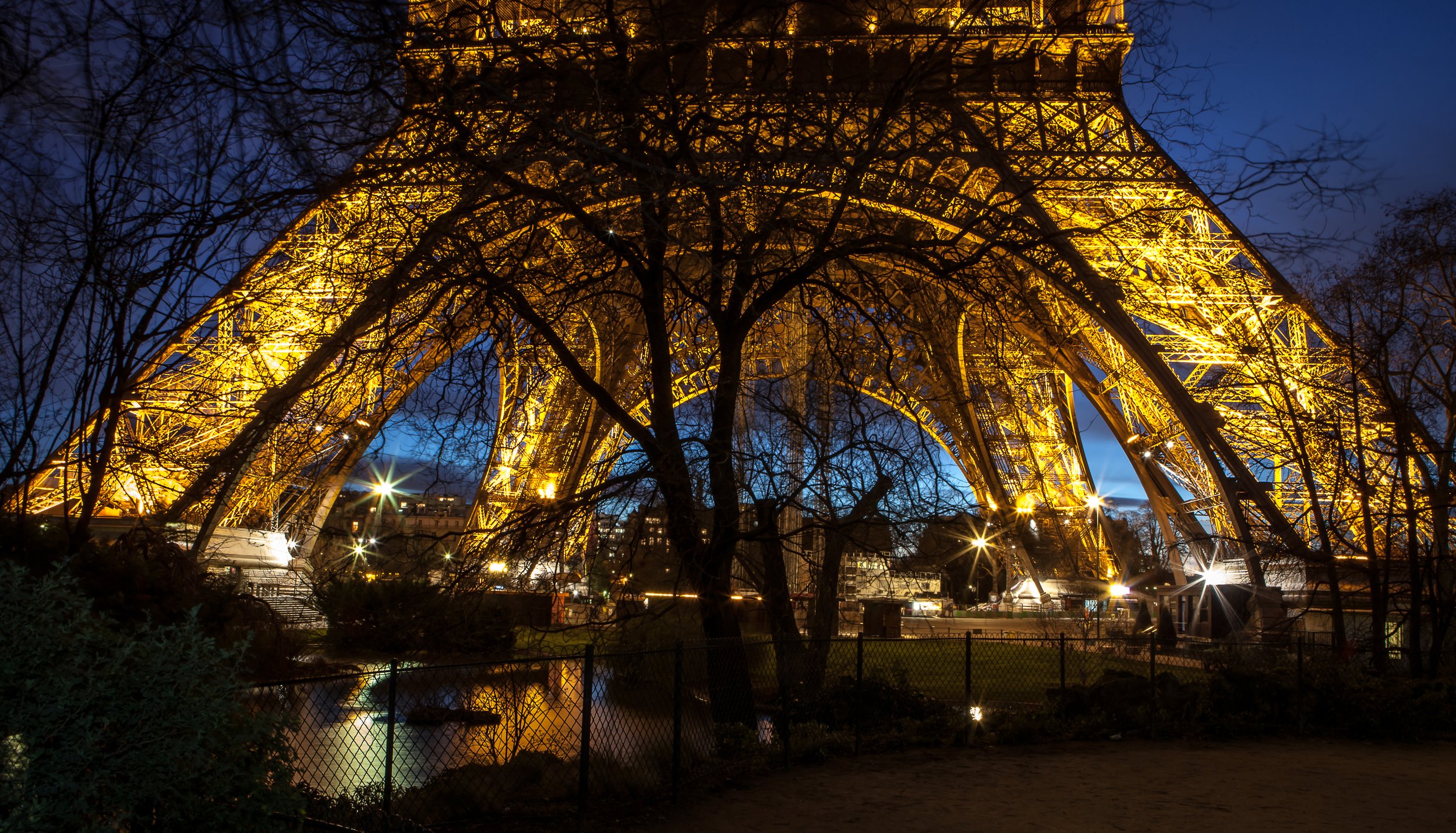 TOUR-GOLD-EIFFELLE-1.jpg