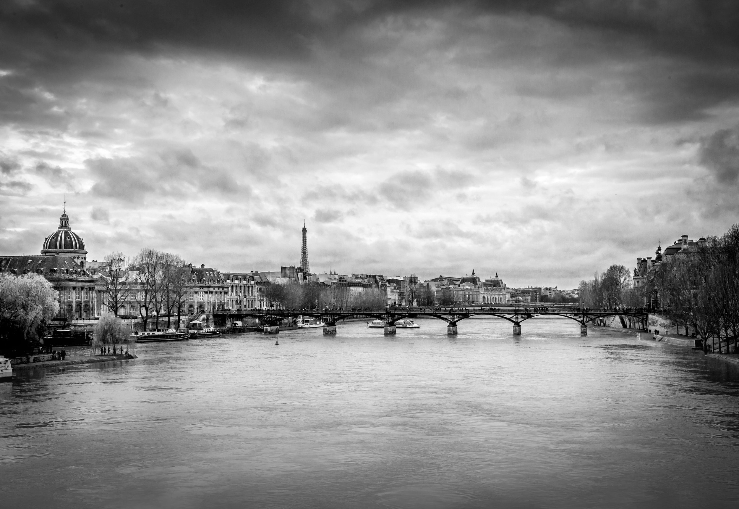 moody_paris_bw.jpg