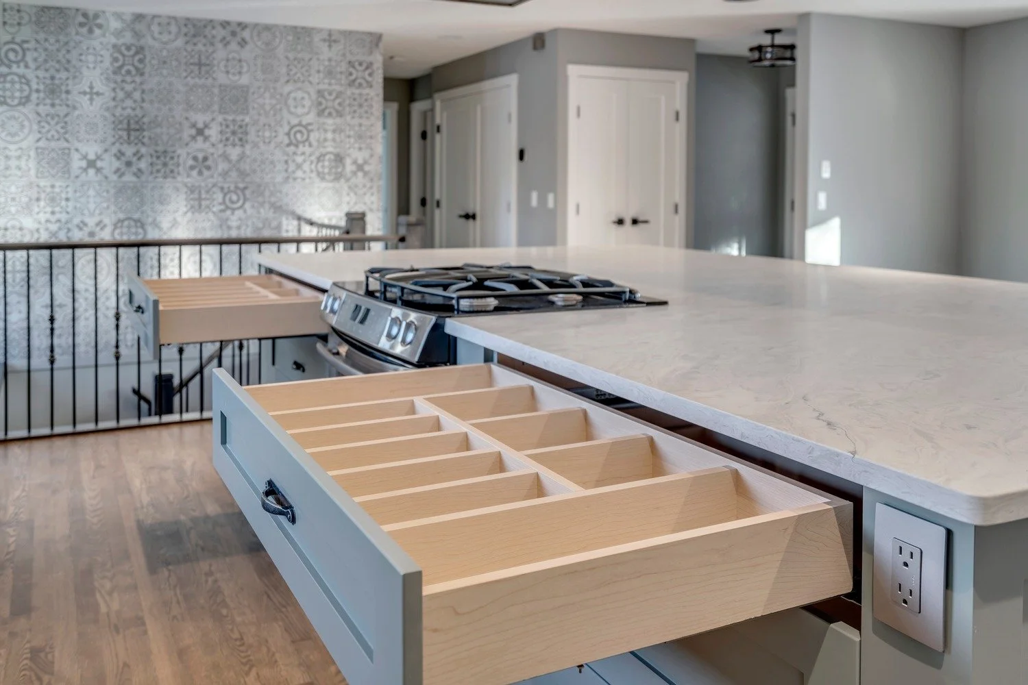 Iron-Rock-Homes_Prairie-Schooner_Kitchen-05.jpg