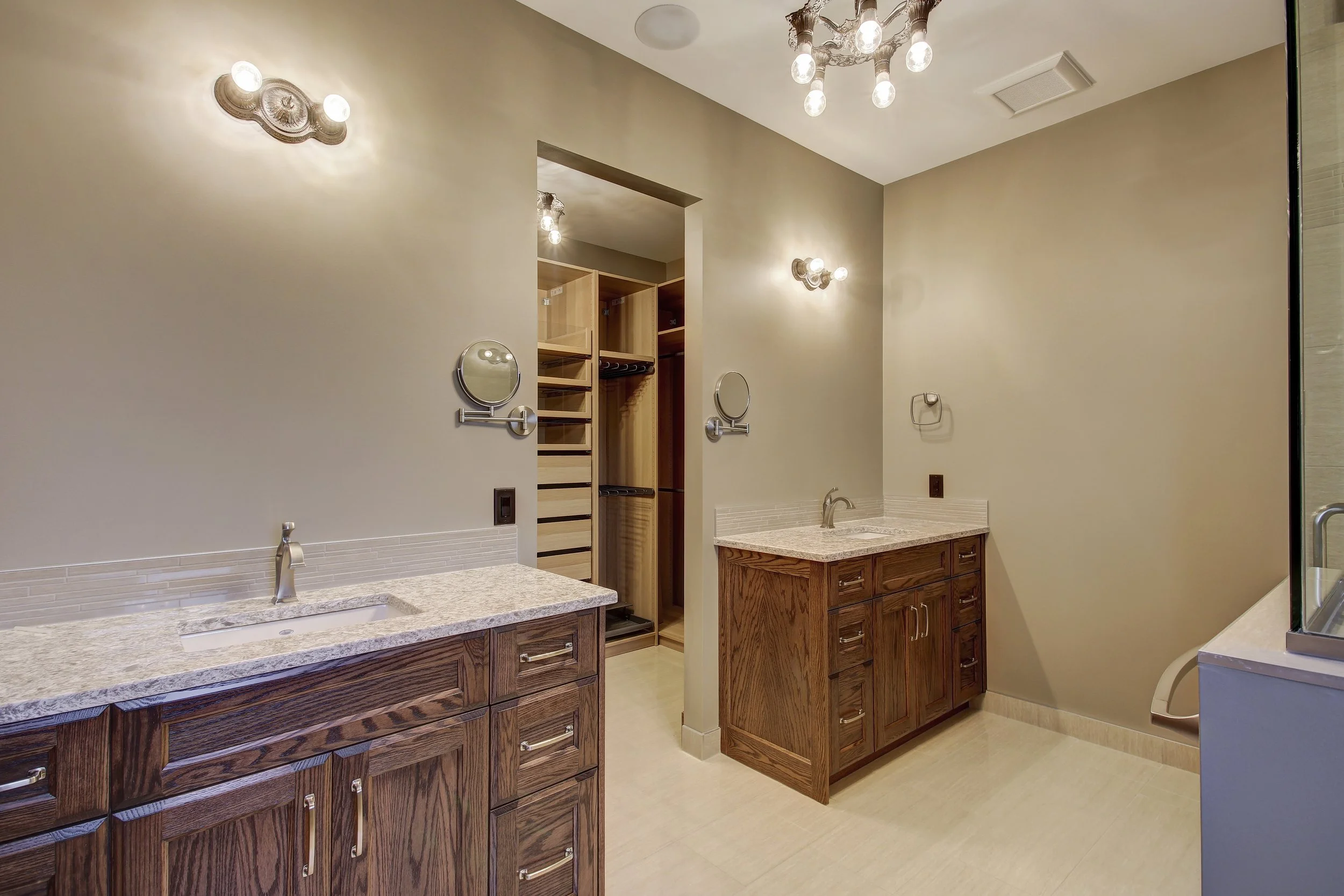 Iron-Rock-Homes-Rocky-View-II_Ensuite-04.jpg