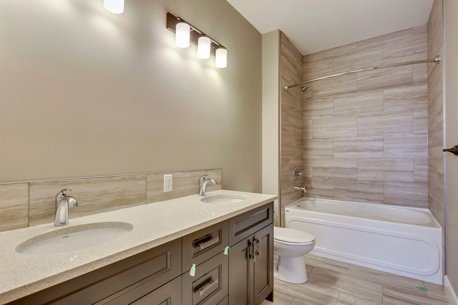 Iron-Rock-Homes_Renfrew_Full-Bath-01.jpg