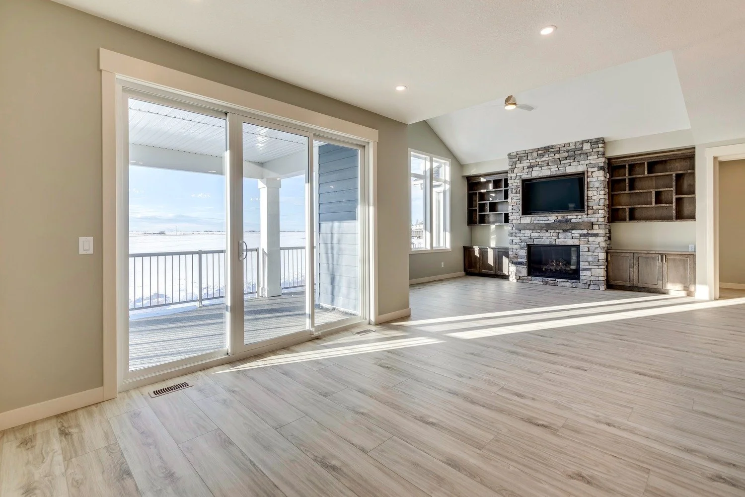 Iron-Rock-Homes_Crossfield_Dining-02.jpg