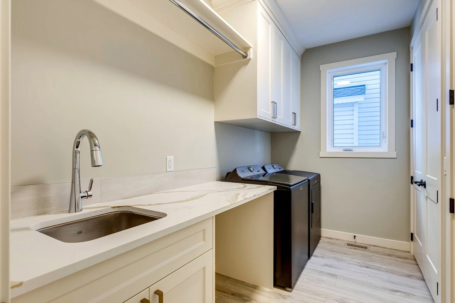 Iron-Rock-Homes_Crossfield_Laundry-01.jpg