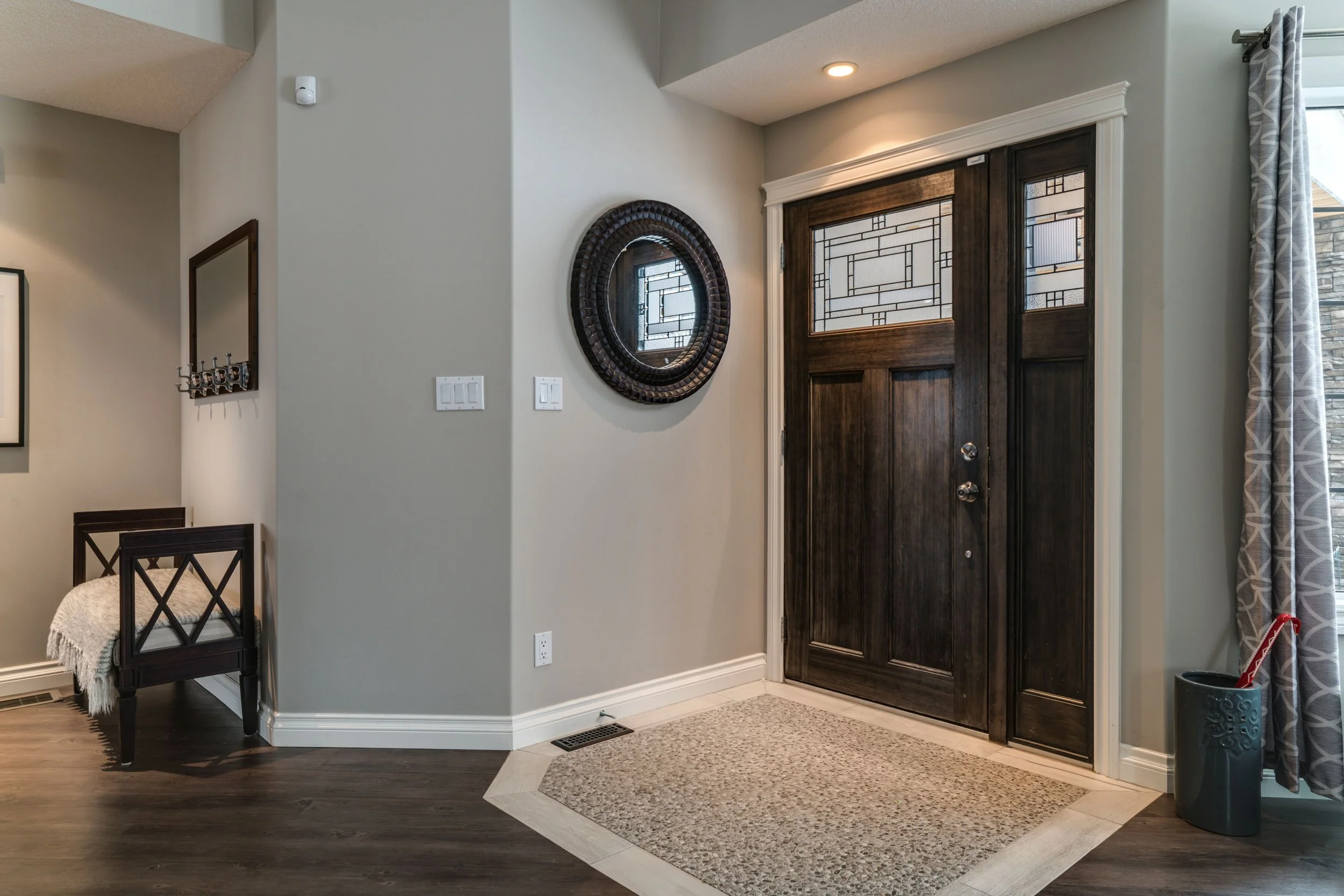 Iron-Rock-Homes_Rocky-View-03_Entry_01.jpg