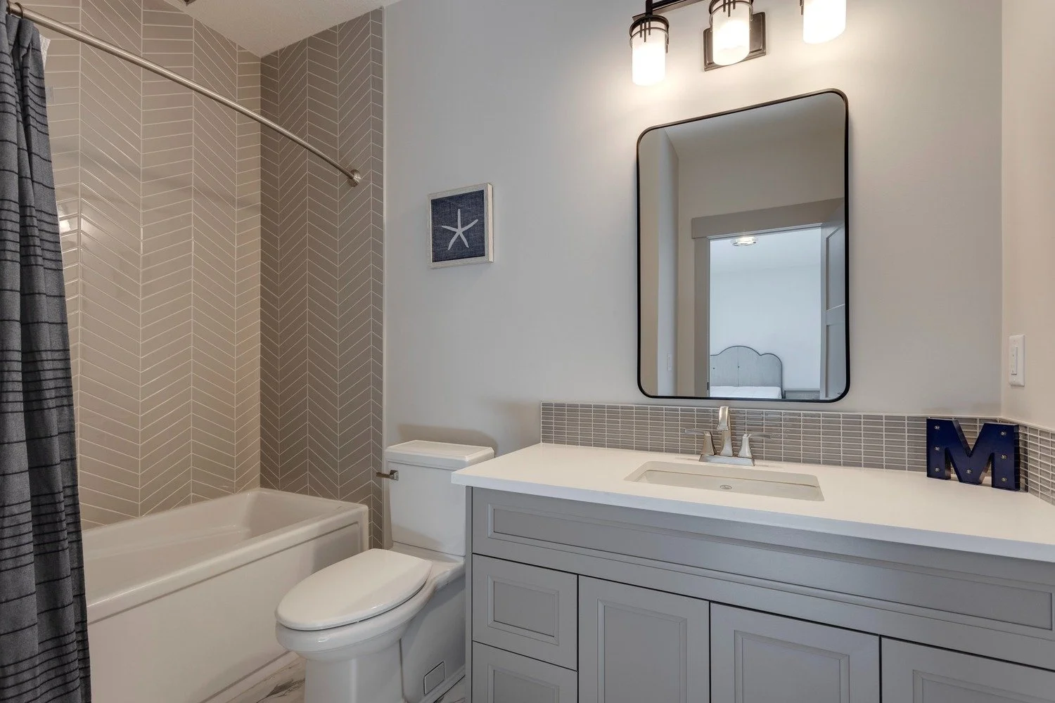 Iron-Rock-Homes_Coopers_BedroomB-Ensuite_01.jpg