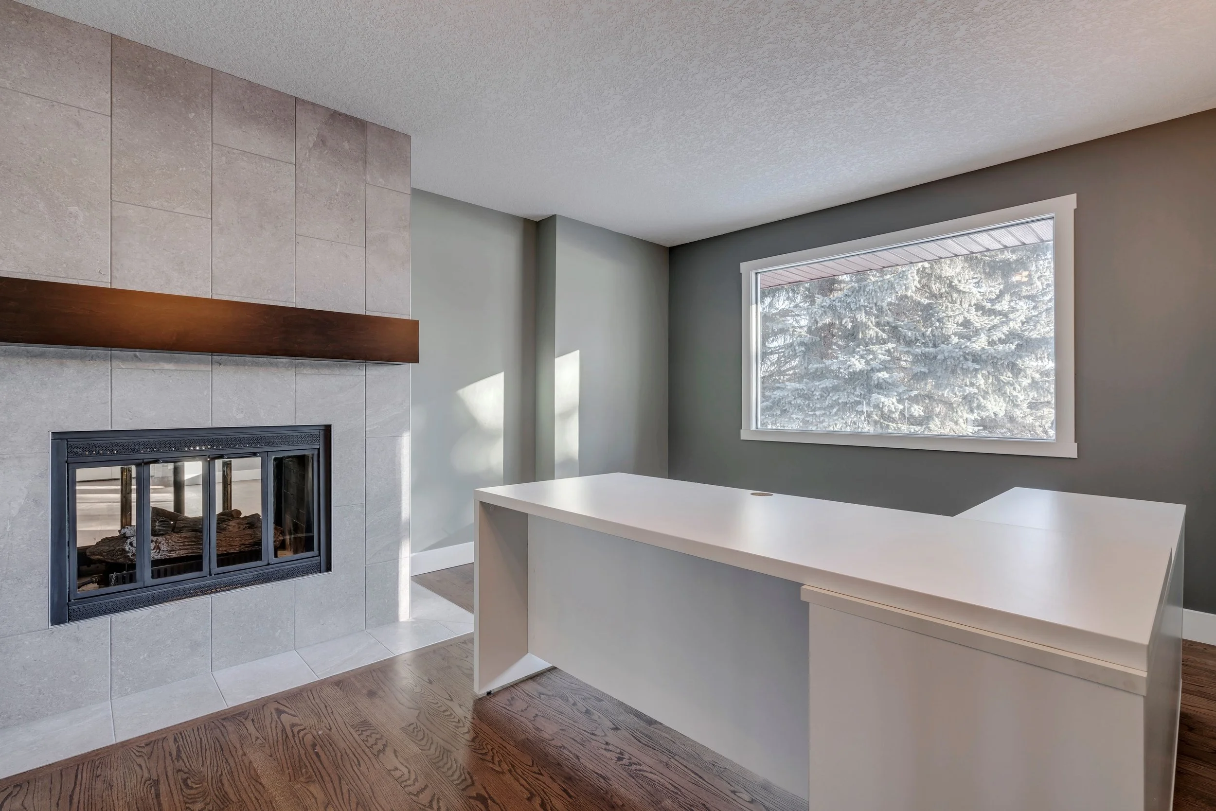 Iron-Rock-Homes_Prairie-Schooner_Office-03.jpg