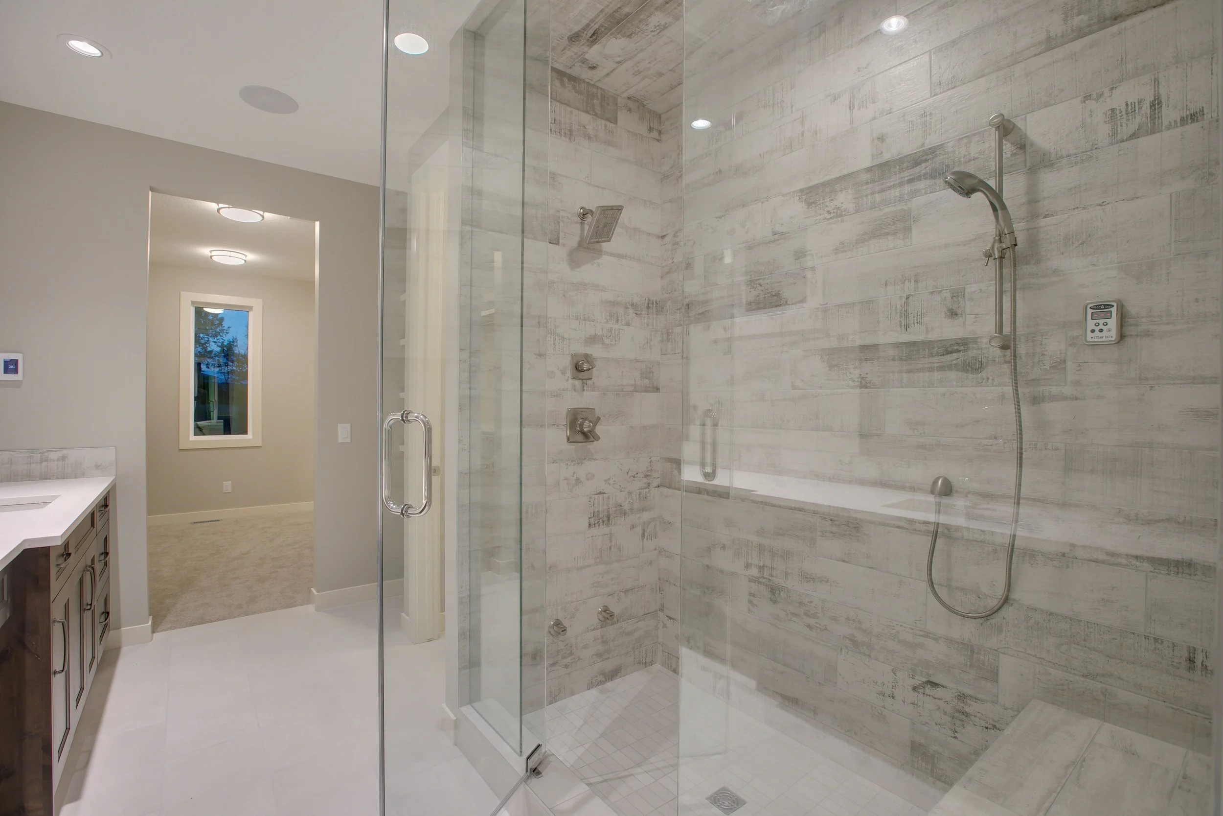 Iron-Rock-Homes_Silverwood-Hill_Ensuite-03.jpg
